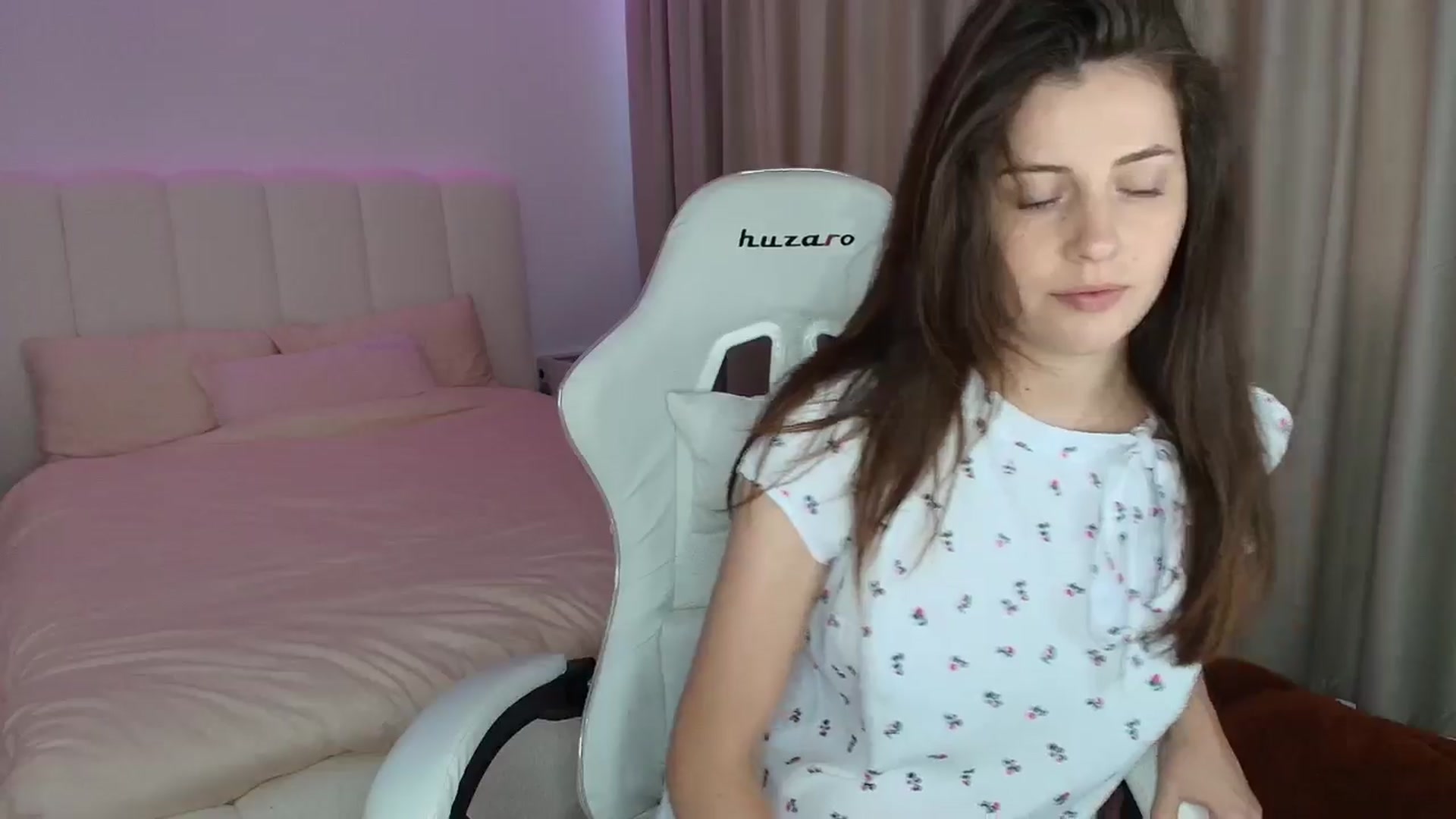 Gallery image thumbnail from AntoniaKitty's myfreecams stream on, 06/11/2025, 11:55 image 8 of 20