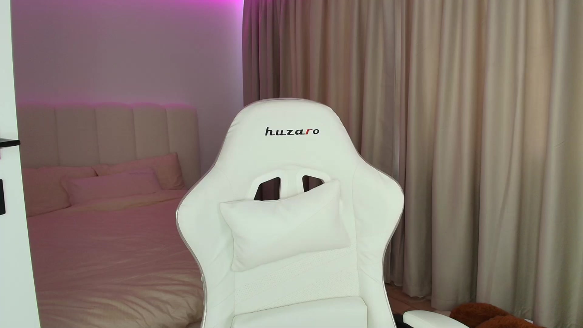 Gallery image thumbnail from AntoniaKitty's myfreecams stream on, 06/11/2025, 11:55 image 4 of 20