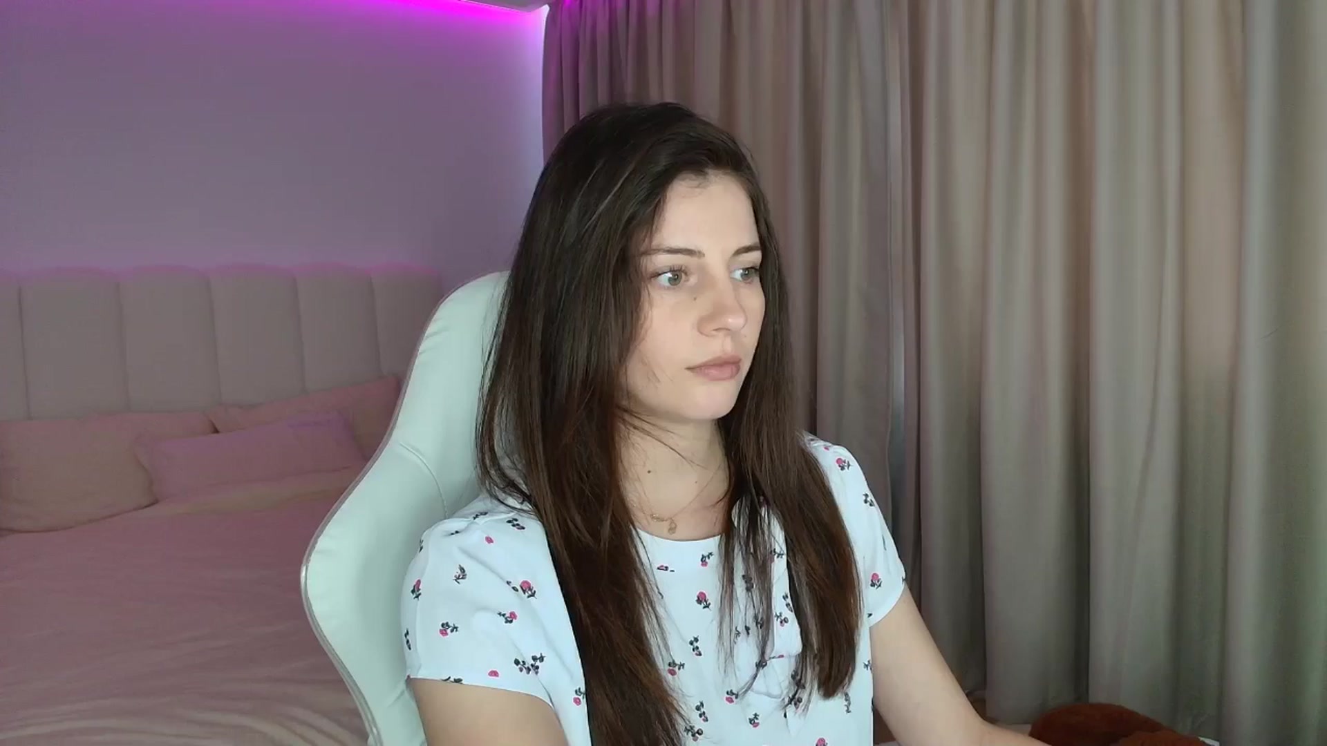 Gallery image thumbnail from AntoniaKitty's myfreecams stream on, 06/11/2025, 11:55 image 1 of 20