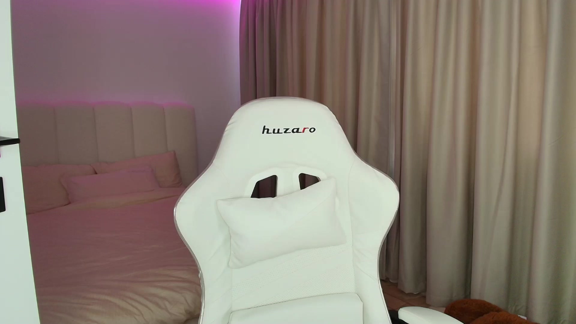Gallery image thumbnail from AntoniaKitty's myfreecams stream on, 06/11/2025, 11:55 image 5 of 20