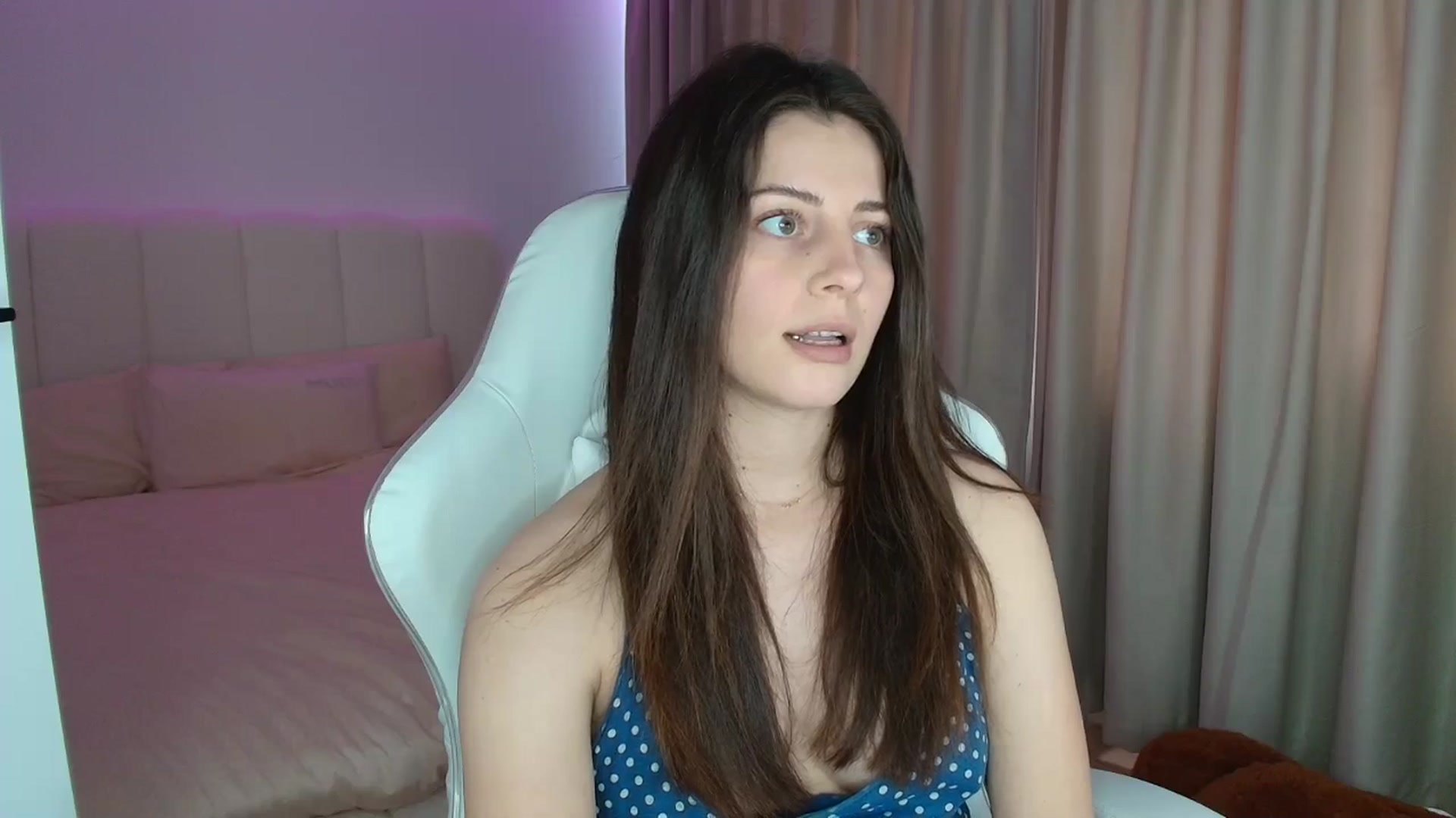 Gallery image thumbnail from AntoniaKitty's myfreecams stream on, 06/12/2025, 11:09 image 6 of 20