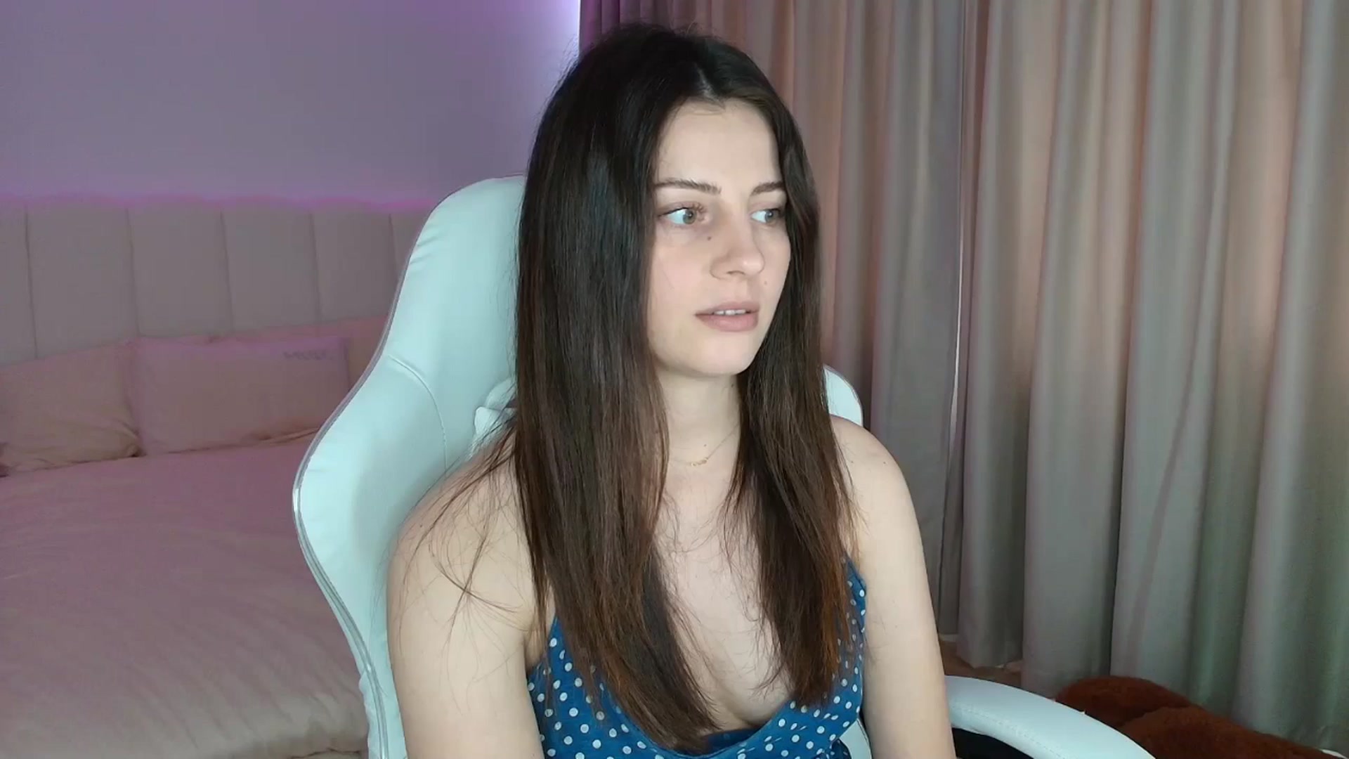 Gallery image thumbnail from AntoniaKitty's myfreecams stream on, 06/12/2025, 11:09 image 5 of 20