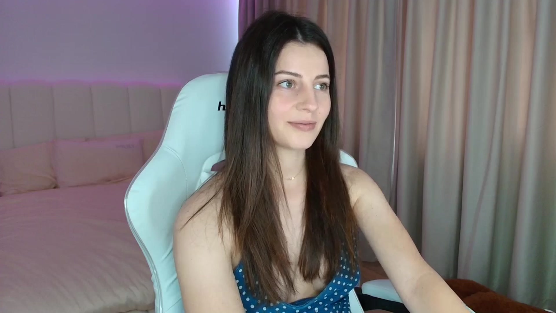 Gallery image thumbnail from AntoniaKitty's myfreecams stream on, 06/12/2025, 11:09 image 4 of 20