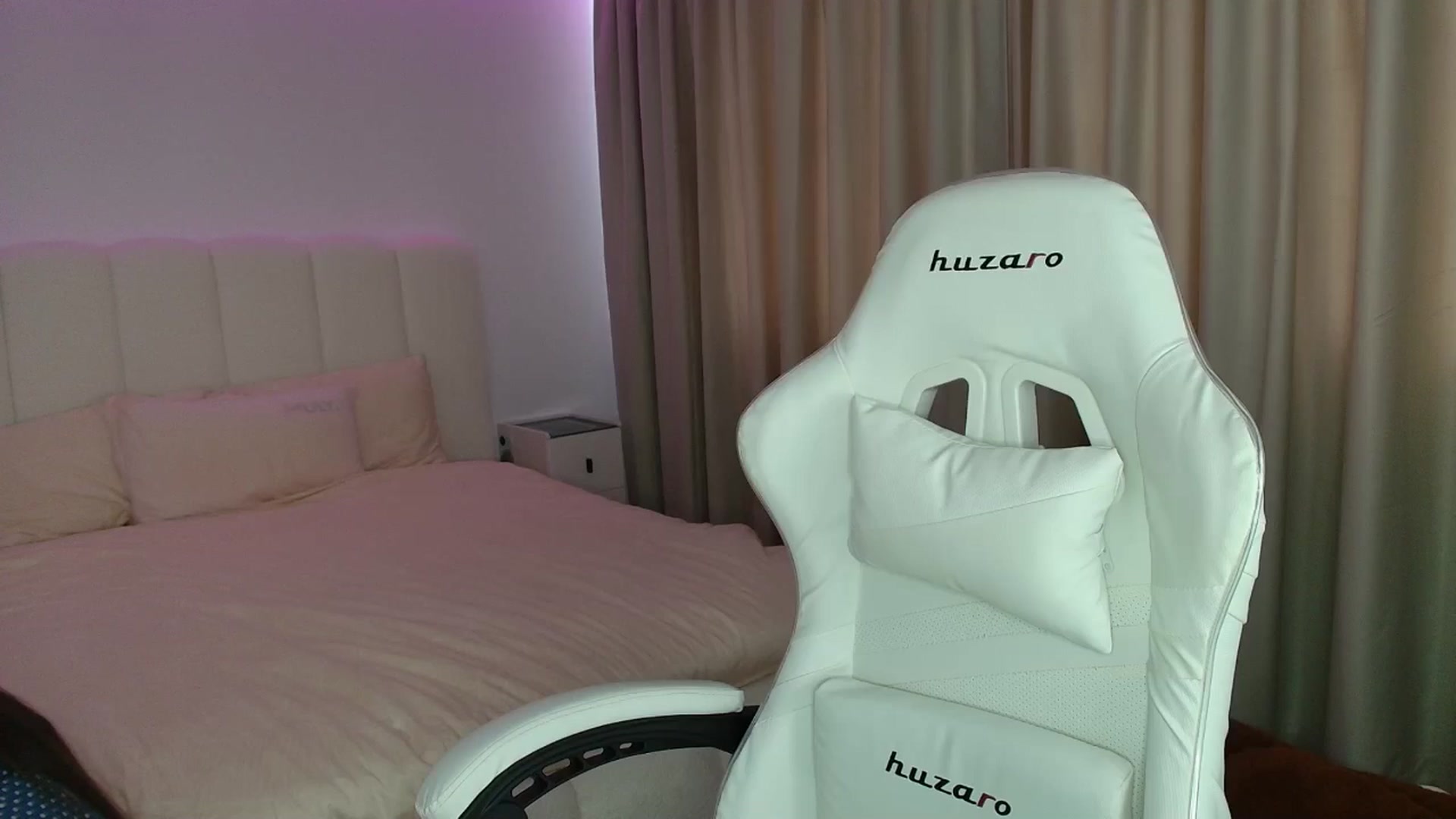 Gallery image thumbnail from AntoniaKitty's myfreecams stream on, 06/12/2025, 11:09 image 13 of 20