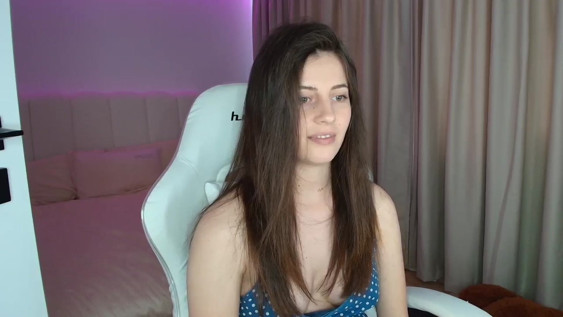 Gallery image thumbnail from AntoniaKitty's myfreecams stream on, 06/12/2025, 12:06 image 19 of 20