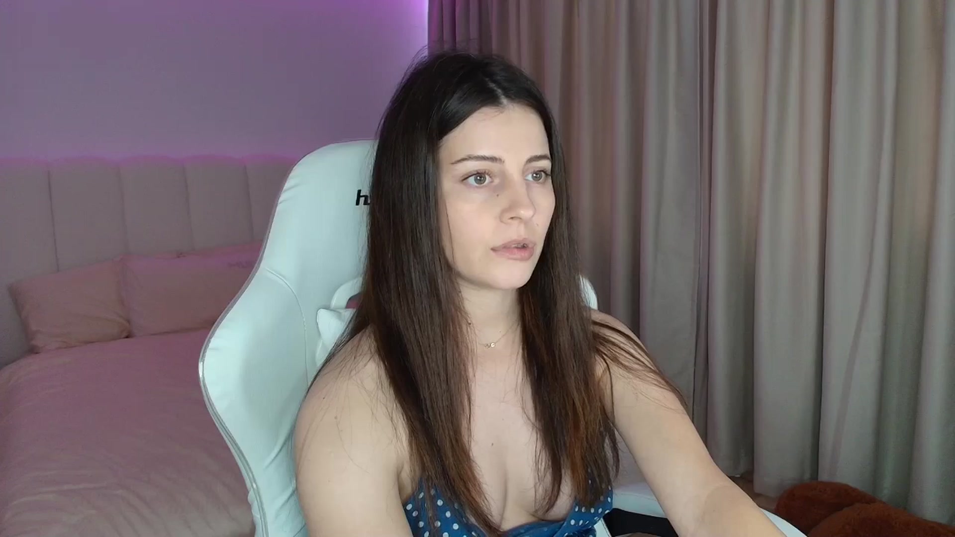 Gallery image thumbnail from AntoniaKitty's myfreecams stream on, 06/12/2025, 12:06 image 4 of 20