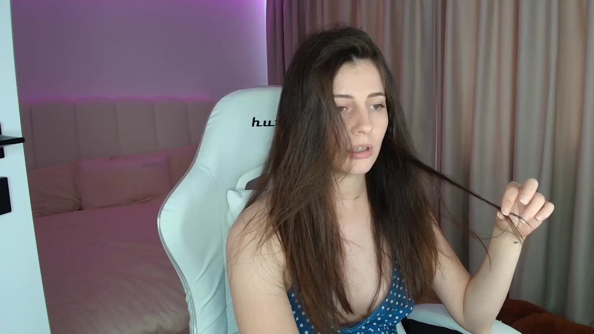 Gallery image thumbnail from AntoniaKitty's myfreecams stream on, 06/12/2025, 12:06 image 15 of 20