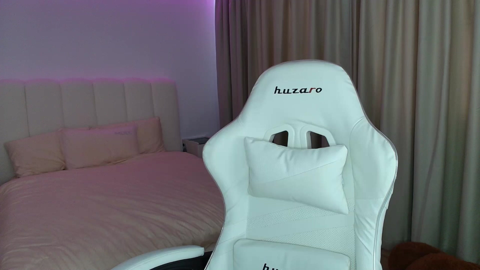 Gallery image thumbnail from AntoniaKitty's myfreecams stream on, 06/12/2025, 12:06 image 10 of 20