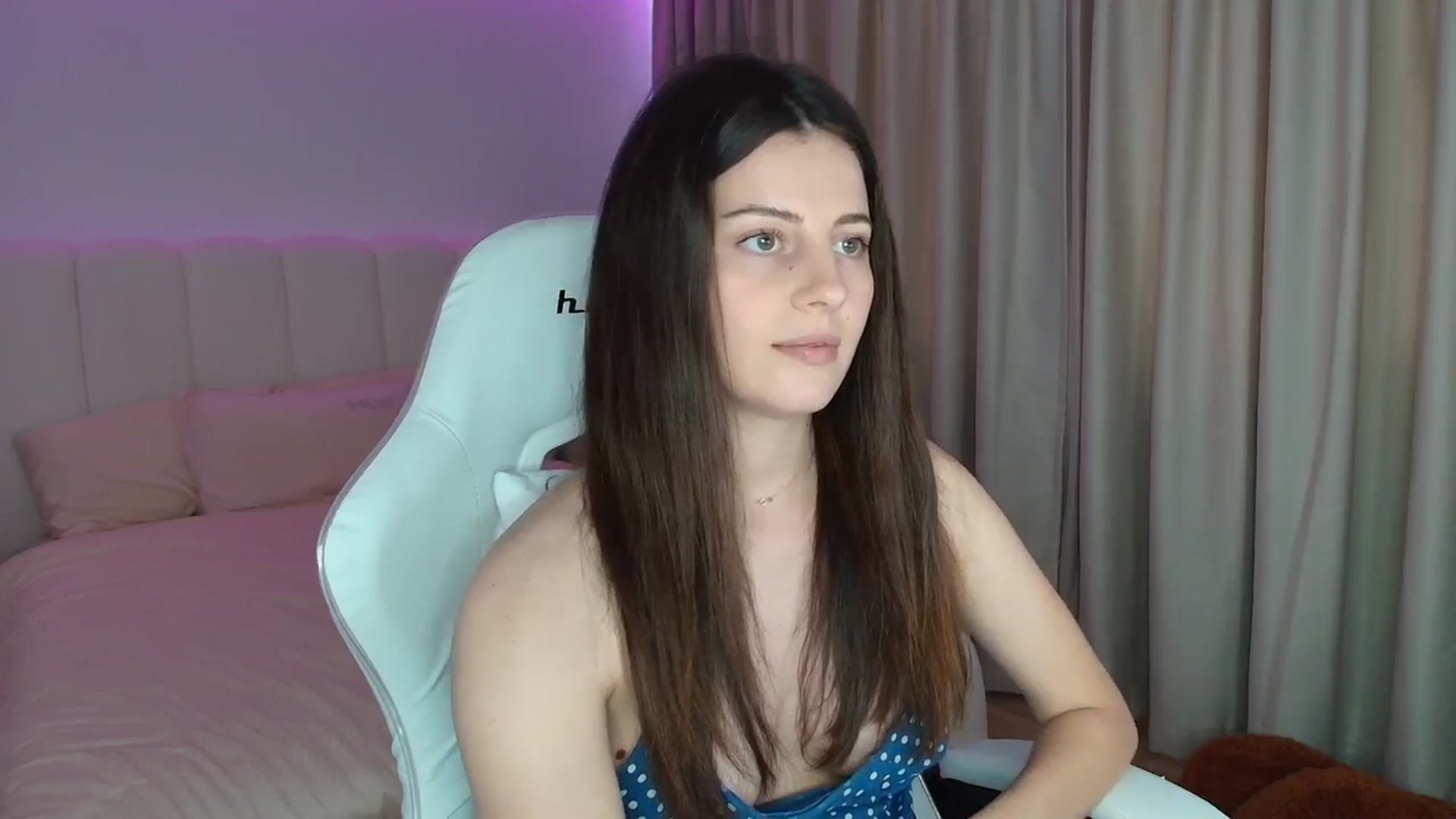 Gallery image thumbnail from AntoniaKitty's myfreecams stream on, 06/12/2025, 12:06 image 8 of 20