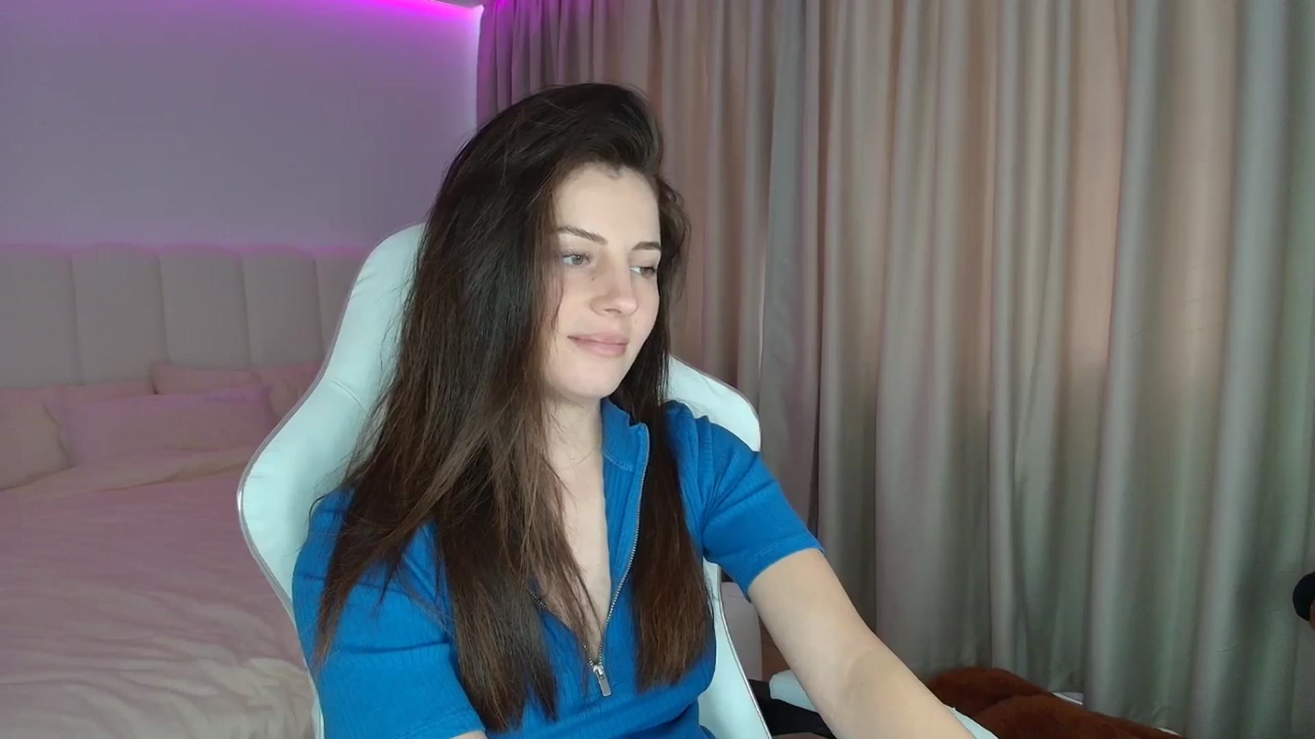 Gallery image thumbnail from AntoniaKitty's myfreecams stream on, 06/13/2025, 11:49 image 8 of 20
