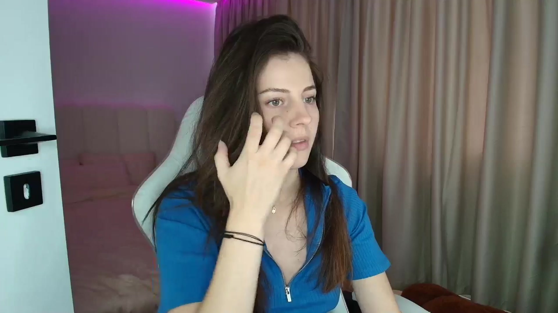Gallery image thumbnail from AntoniaKitty's myfreecams stream on, 06/13/2025, 11:49 image 11 of 20