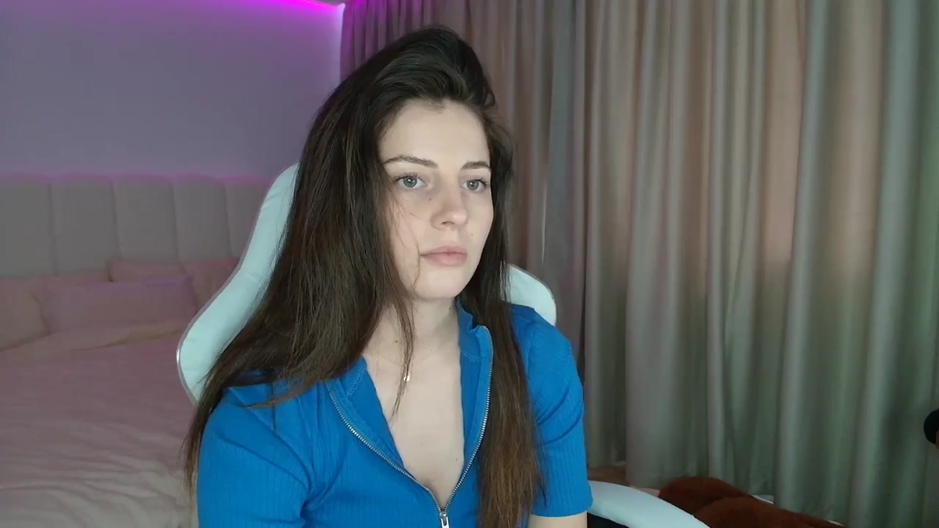 Gallery image thumbnail from AntoniaKitty's myfreecams stream on, 06/13/2025, 11:49 image 6 of 20