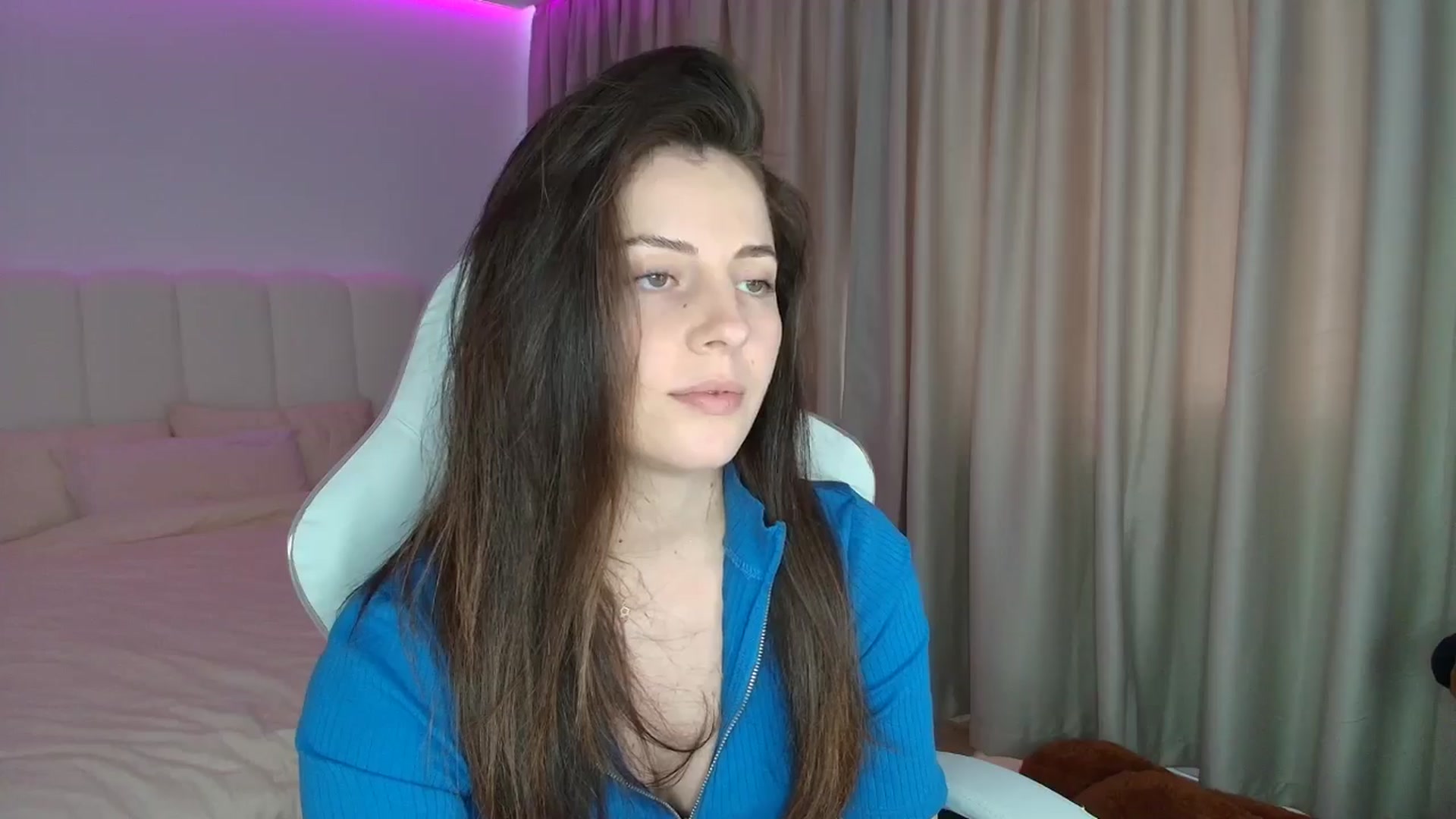 Gallery image thumbnail from AntoniaKitty's myfreecams stream on, 06/13/2025, 11:49 image 9 of 20