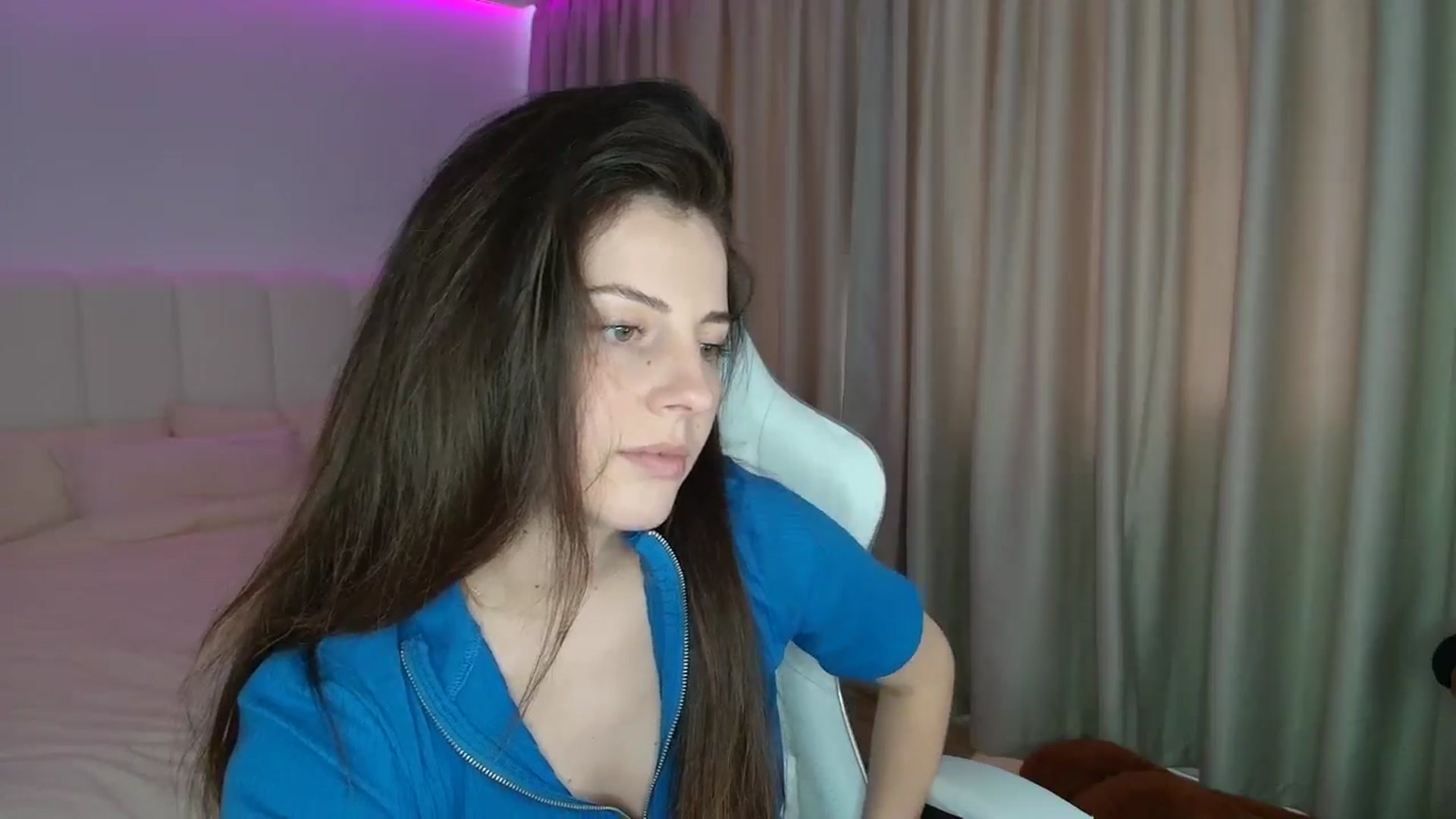 Gallery image thumbnail from AntoniaKitty's myfreecams stream on, 06/13/2025, 11:49 image 5 of 20