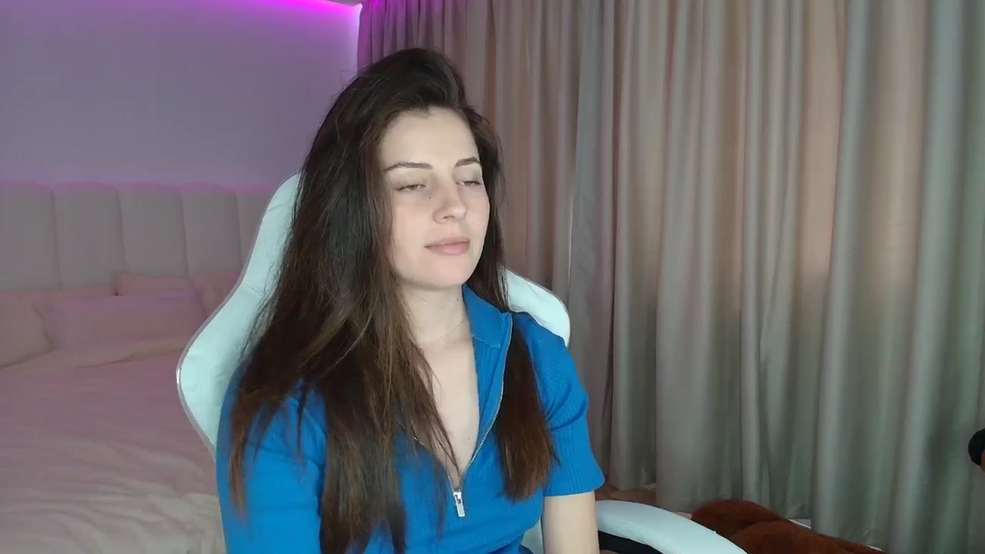 Gallery image thumbnail from AntoniaKitty's myfreecams stream on, 06/13/2025, 11:49 image 7 of 20