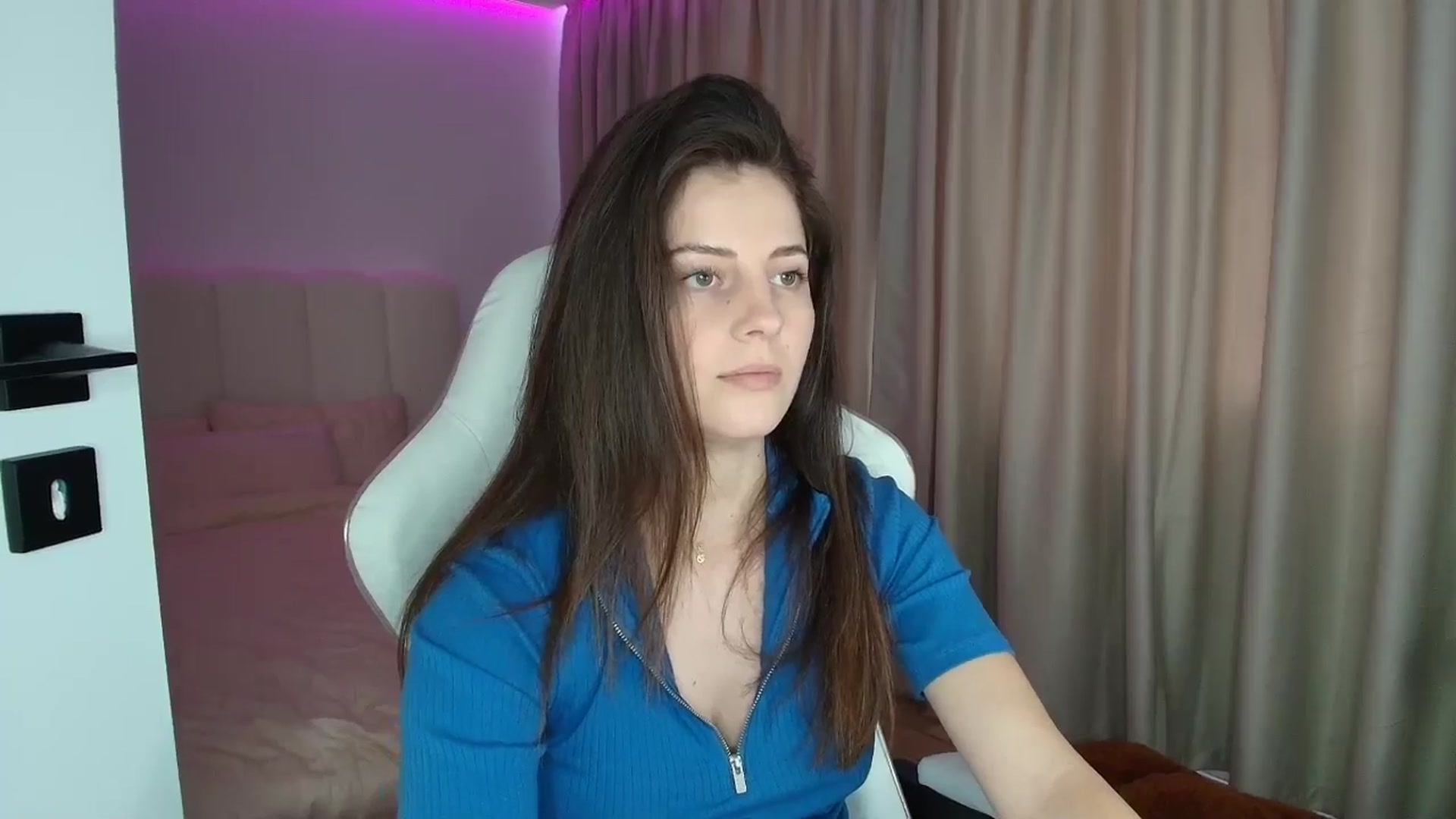 Gallery image thumbnail from AntoniaKitty's myfreecams stream on, 06/13/2025, 11:49 image 18 of 20