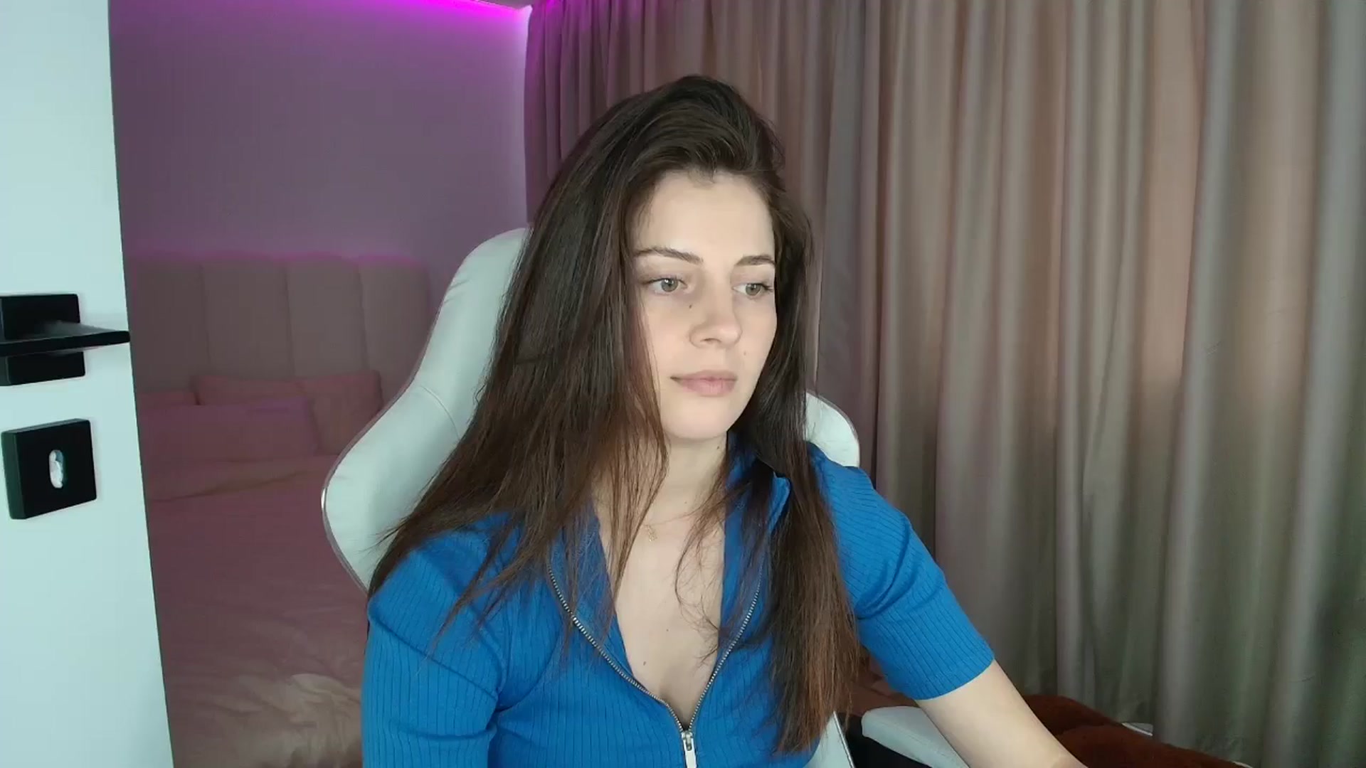 Gallery image thumbnail from AntoniaKitty's myfreecams stream on, 06/13/2025, 11:49 image 14 of 20