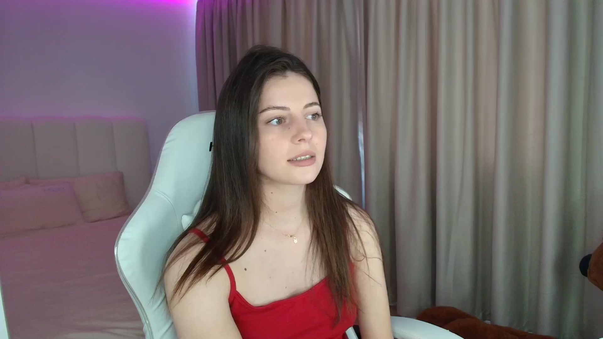 Gallery image thumbnail from AntoniaKitty's myfreecams stream on, 06/15/2025, 10:01 image 10 of 20
