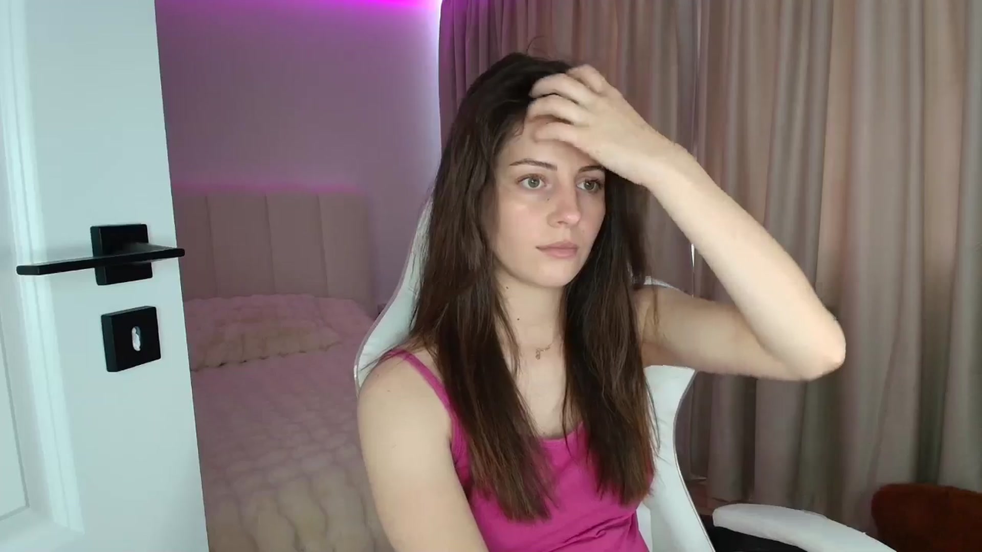 Gallery image thumbnail from AntoniaKitty's myfreecams stream on, 06/17/2025, 08:26 image 12 of 20
