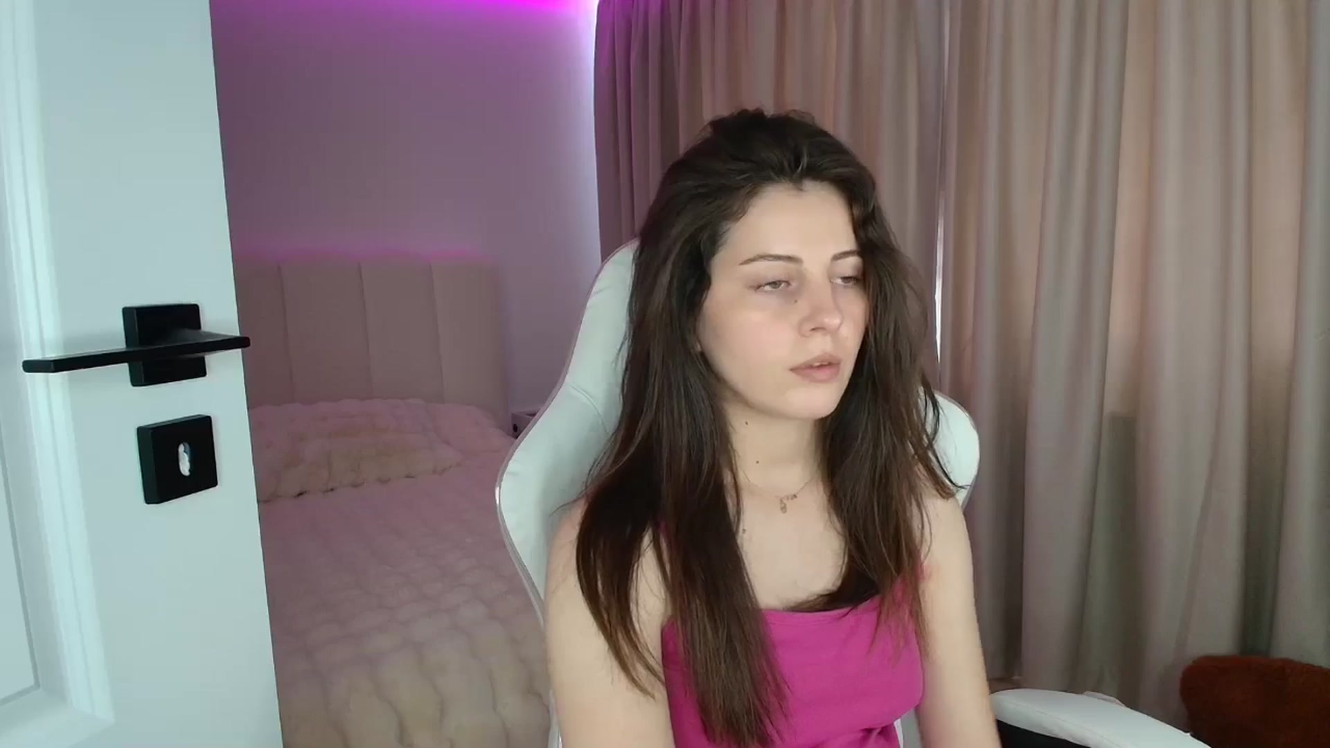 Gallery image thumbnail from AntoniaKitty's myfreecams stream on, 06/17/2025, 08:26 image 10 of 20
