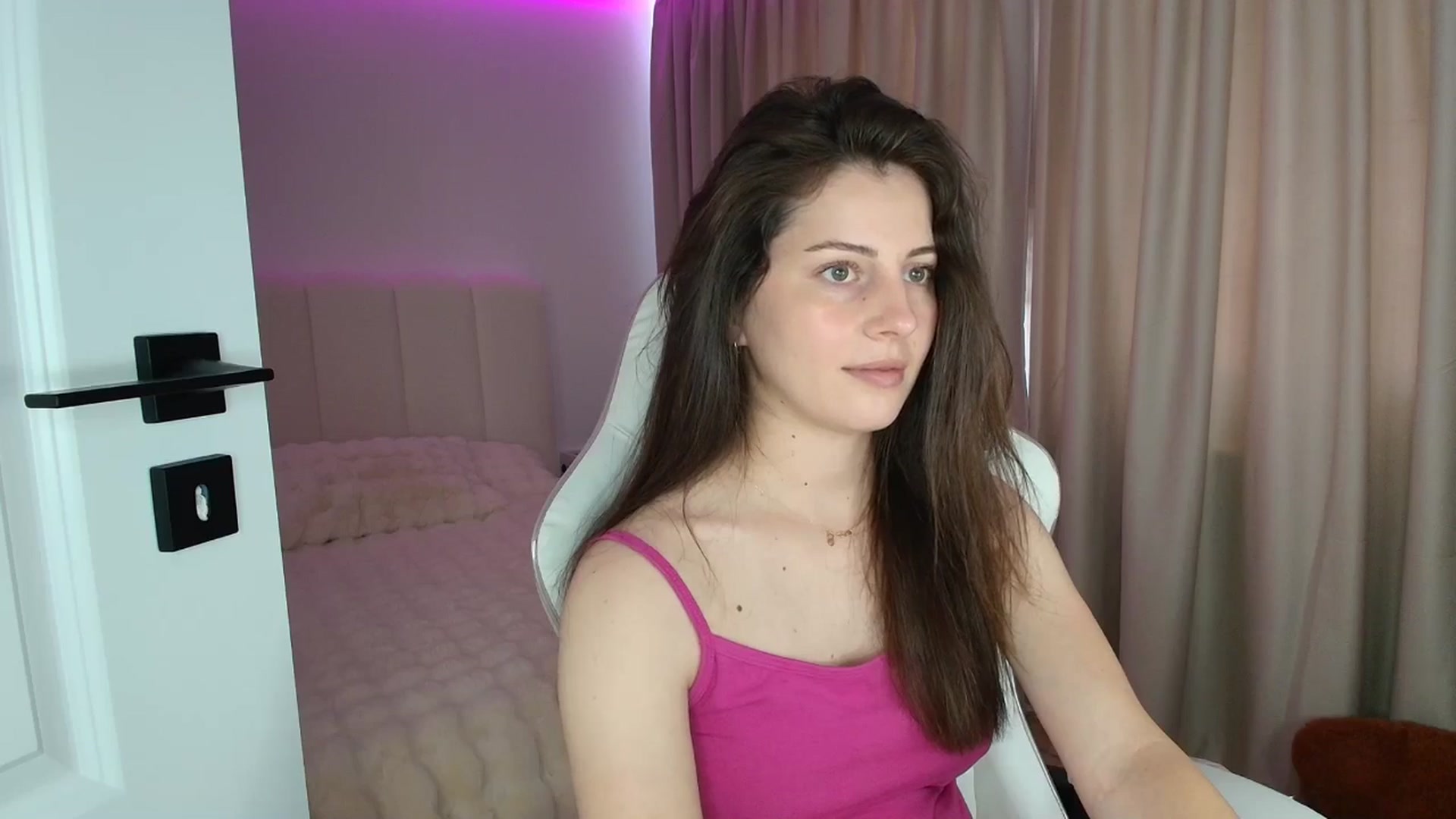 Gallery image thumbnail from AntoniaKitty's myfreecams stream on, 06/17/2025, 08:26 image 13 of 20