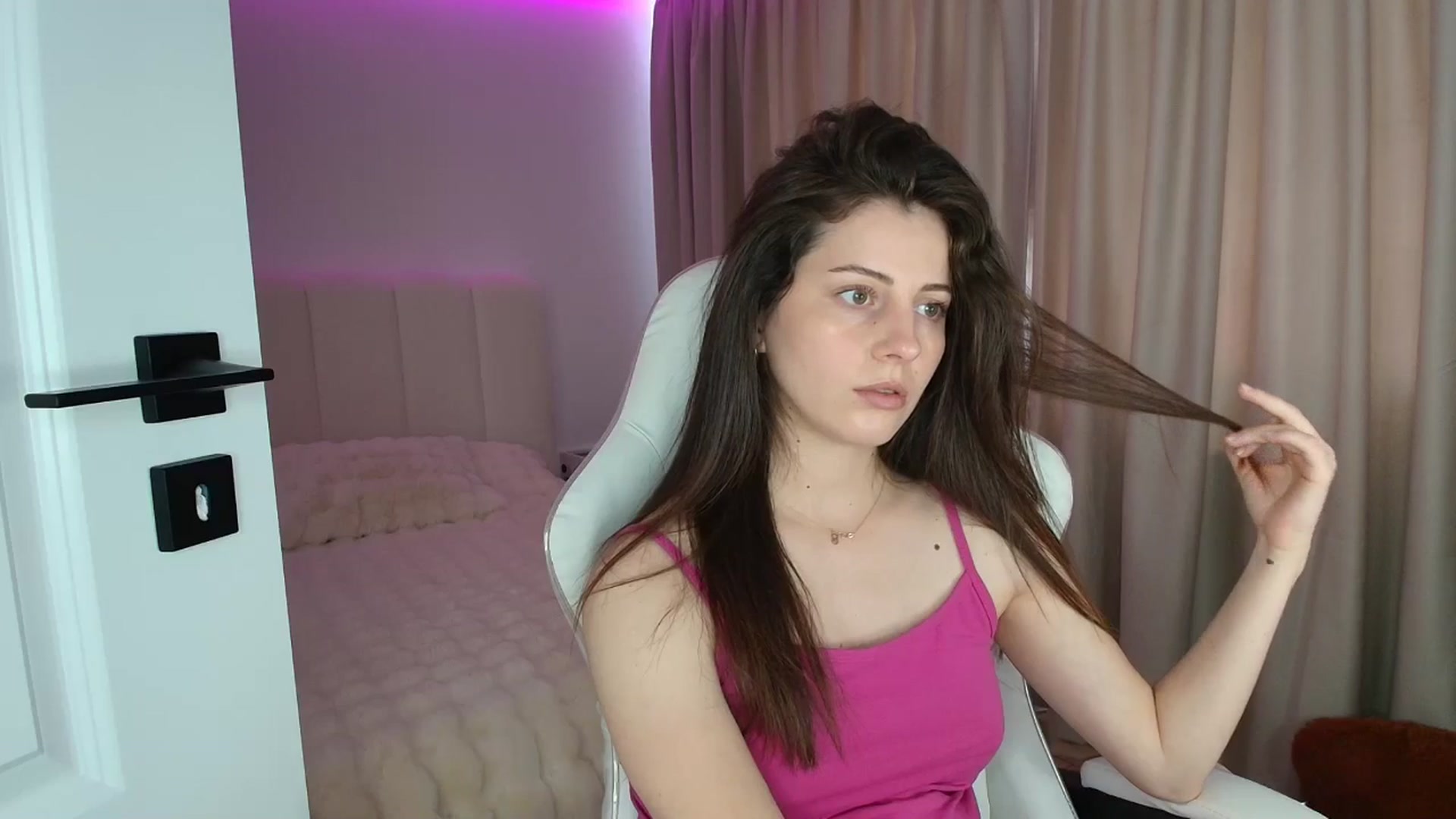 Gallery image thumbnail from AntoniaKitty's myfreecams stream on, 06/17/2025, 08:26 image 9 of 20