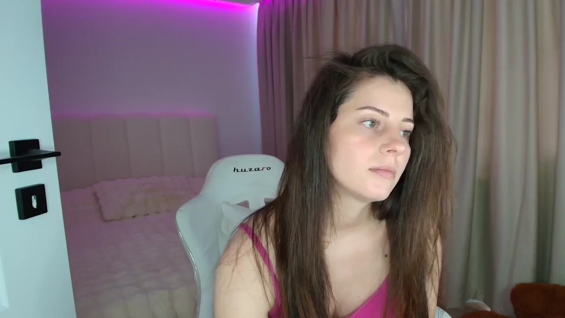 Gallery image thumbnail from AntoniaKitty's myfreecams stream on, 06/17/2025, 10:11 image 12 of 20