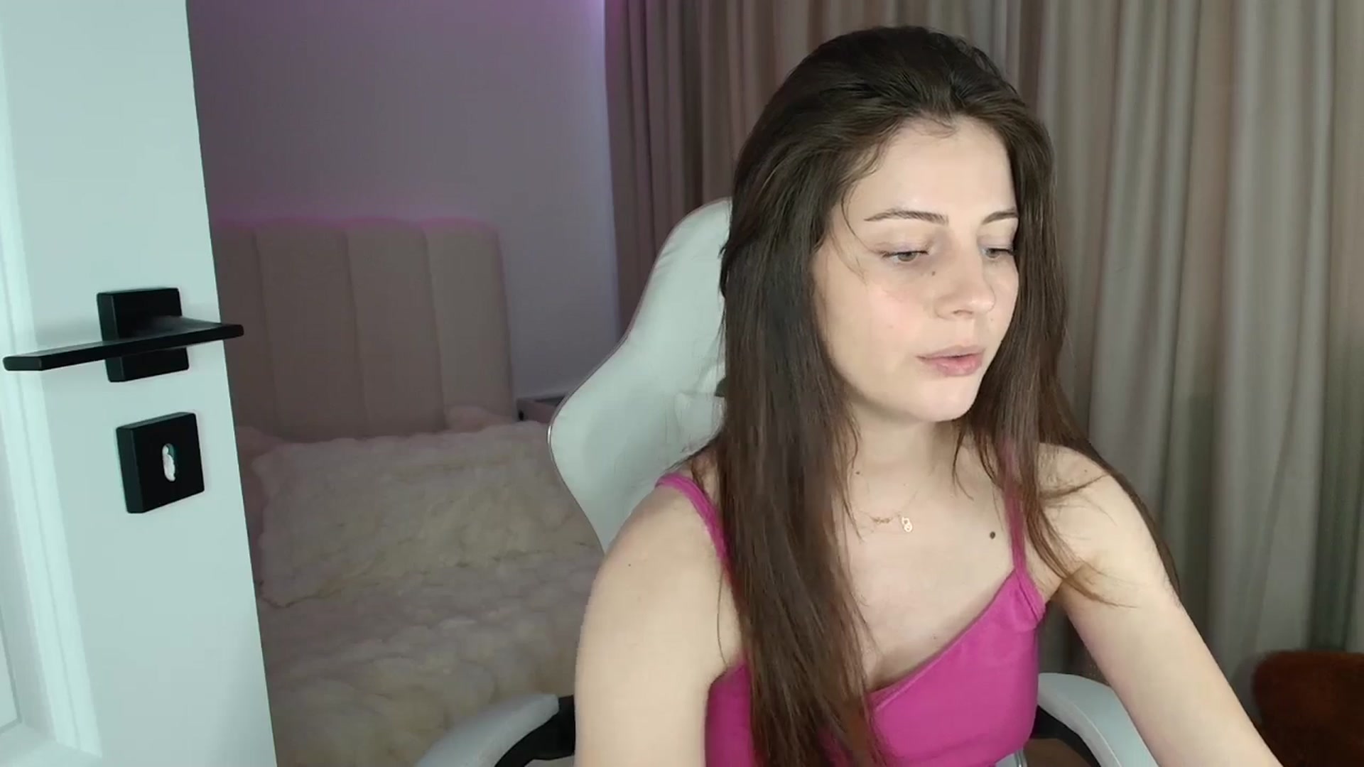Gallery image thumbnail from AntoniaKitty's myfreecams stream on, 06/18/2025, 10:58 image 9 of 20
