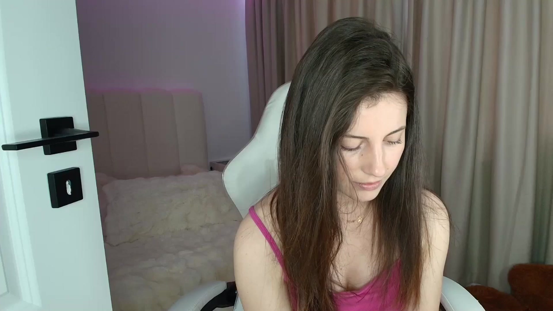 Gallery image thumbnail from AntoniaKitty's myfreecams stream on, 06/18/2025, 10:58 image 8 of 20