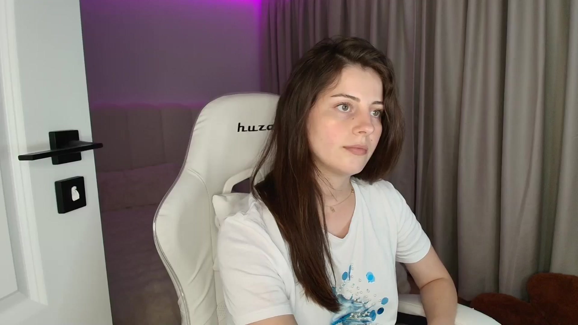 Gallery image thumbnail from AntoniaKitty's myfreecams stream on, 06/21/2025, 20:42 image 3 of 20