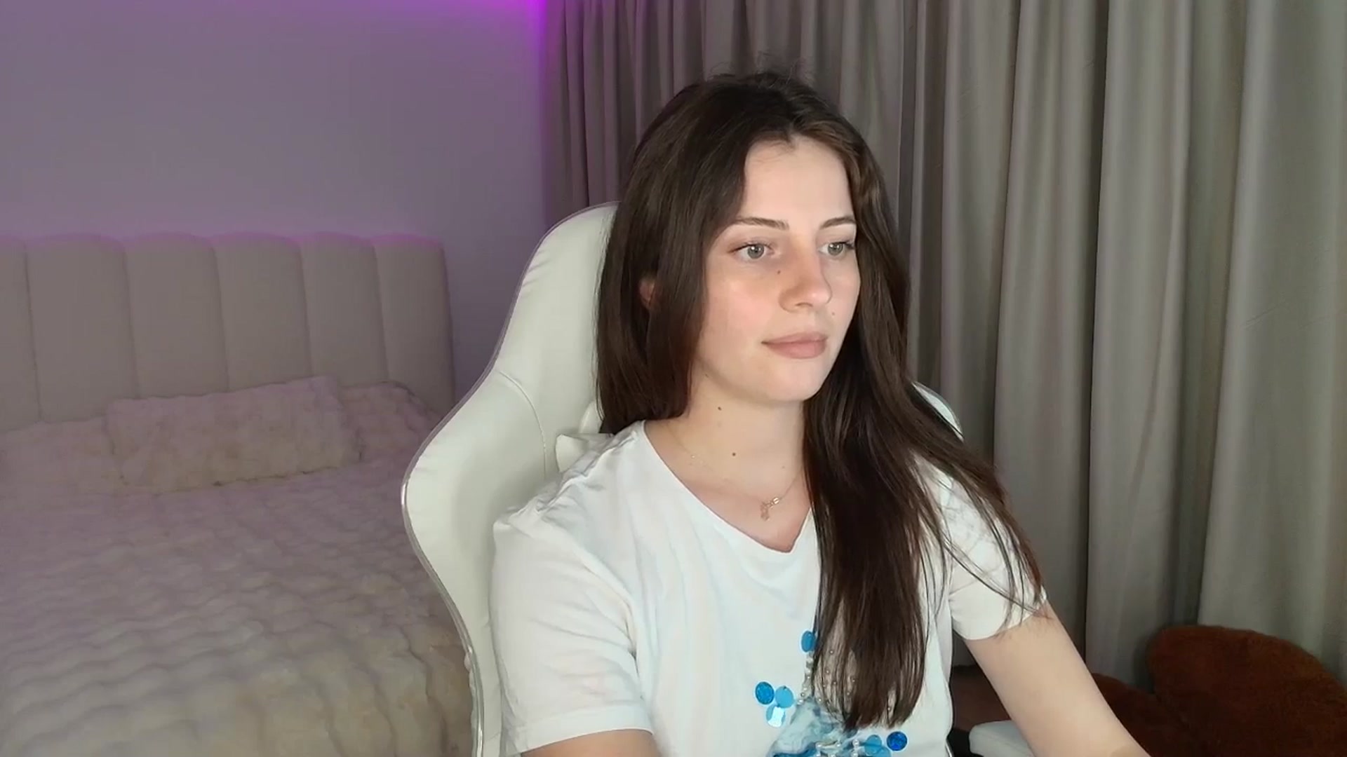 Gallery image thumbnail from AntoniaKitty's myfreecams stream on, 06/21/2025, 20:42 image 12 of 20