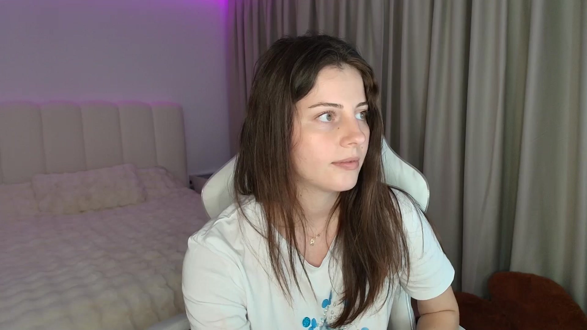 Gallery image thumbnail from AntoniaKitty's myfreecams stream on, 06/21/2025, 20:42 image 17 of 20