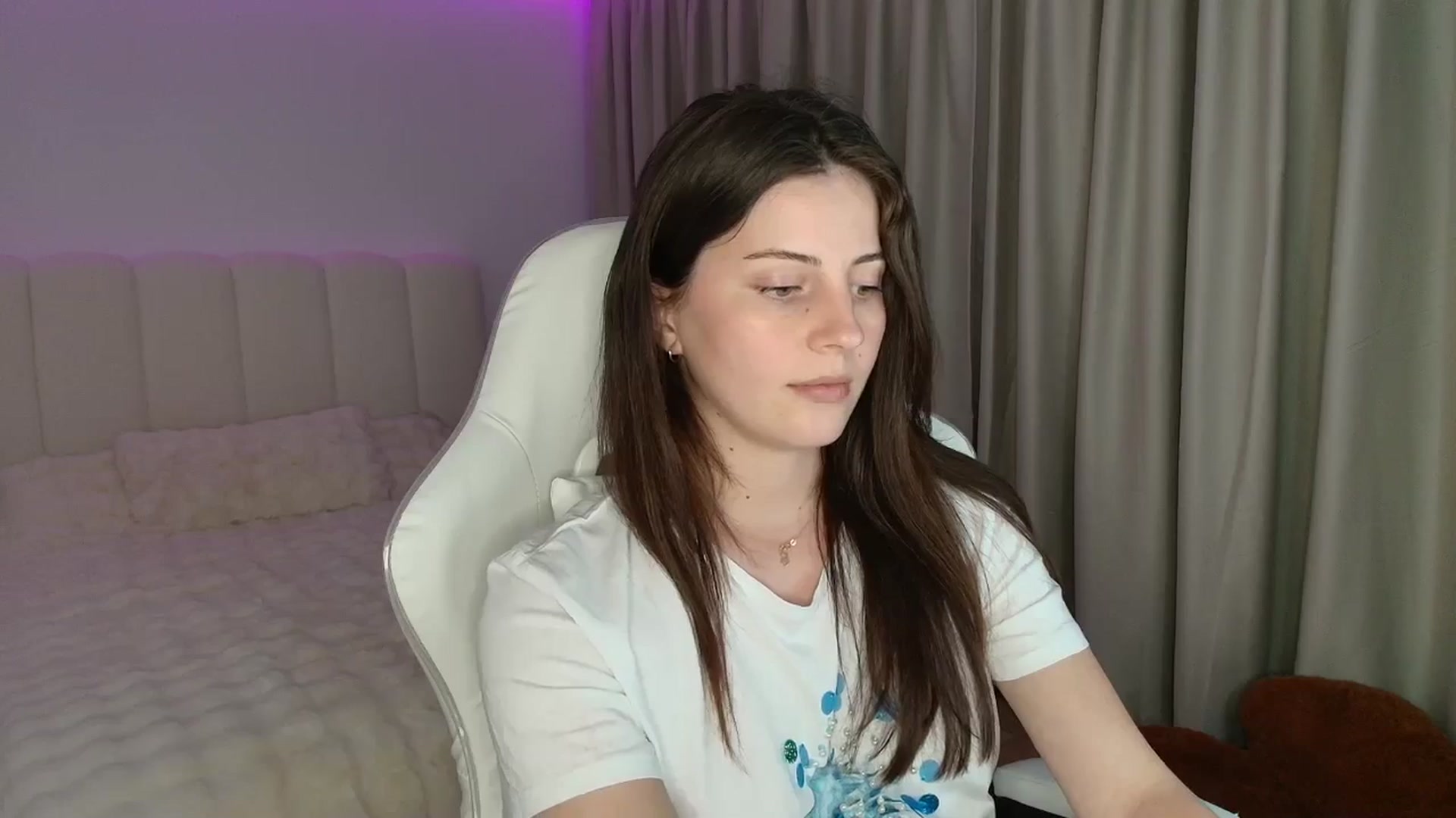 Gallery image thumbnail from AntoniaKitty's myfreecams stream on, 06/21/2025, 20:42 image 13 of 20