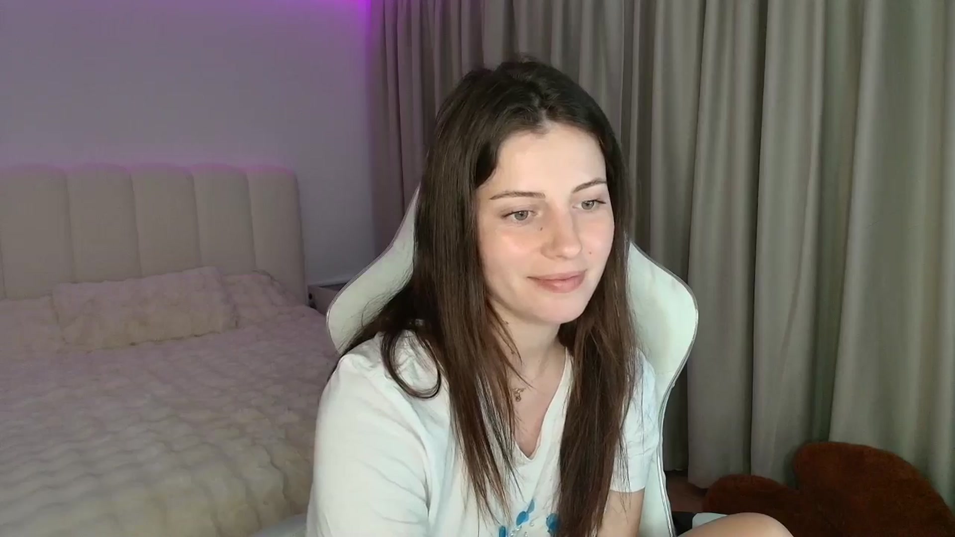 Gallery image thumbnail from AntoniaKitty's myfreecams stream on, 06/21/2025, 20:42 image 19 of 20