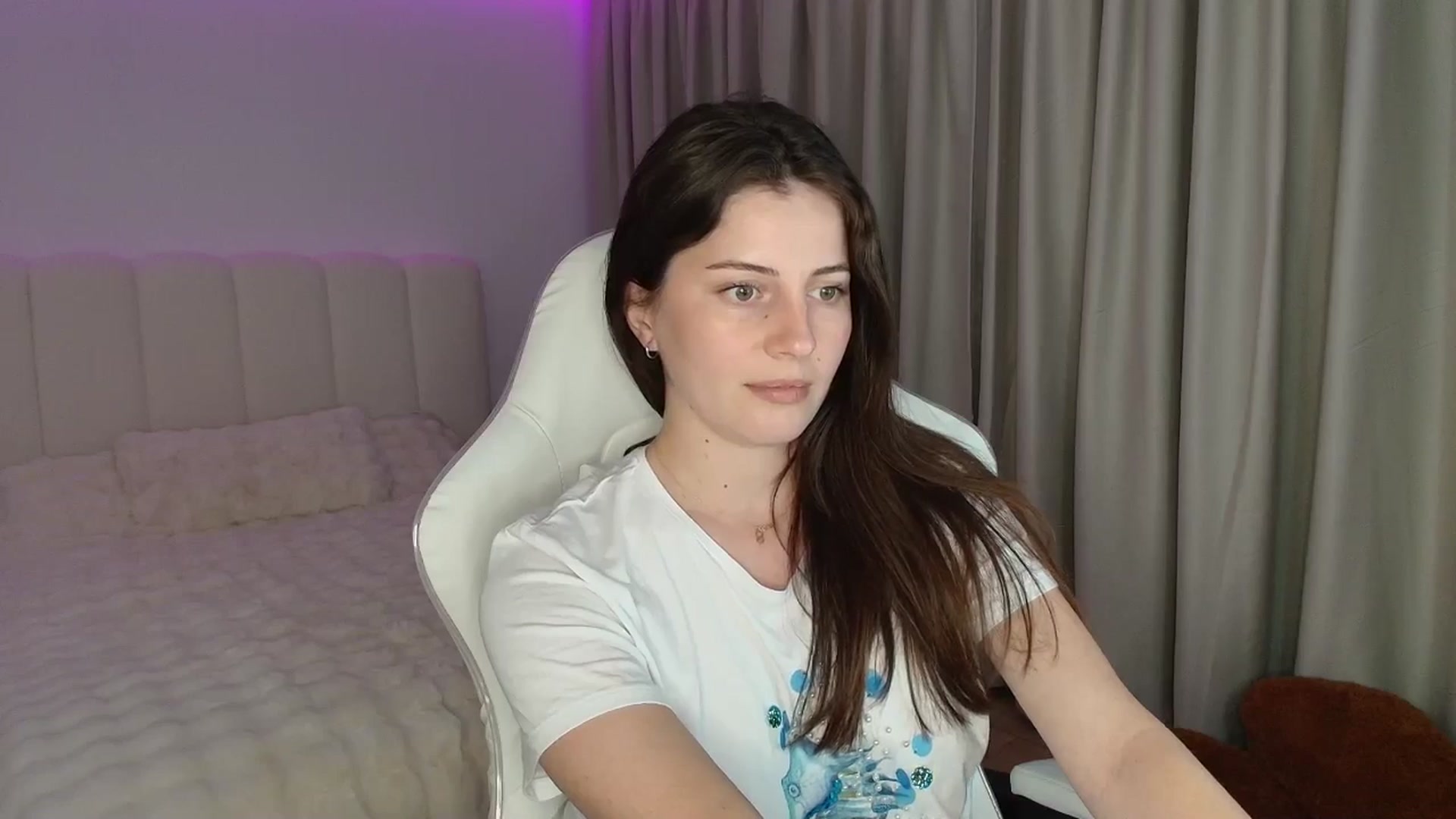 Gallery image thumbnail from AntoniaKitty's myfreecams stream on, 06/21/2025, 20:42 image 15 of 20