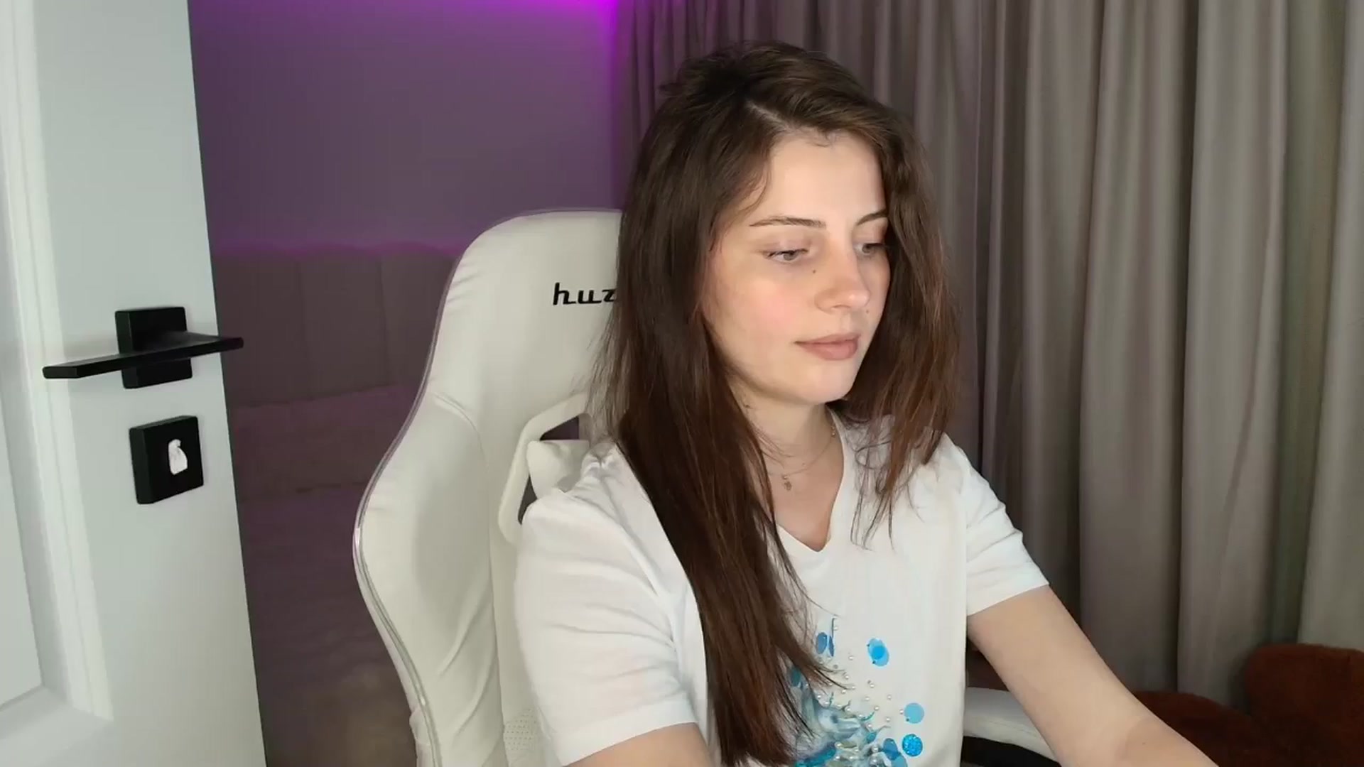 Gallery image thumbnail from AntoniaKitty's myfreecams stream on, 06/21/2025, 20:42 image 1 of 20