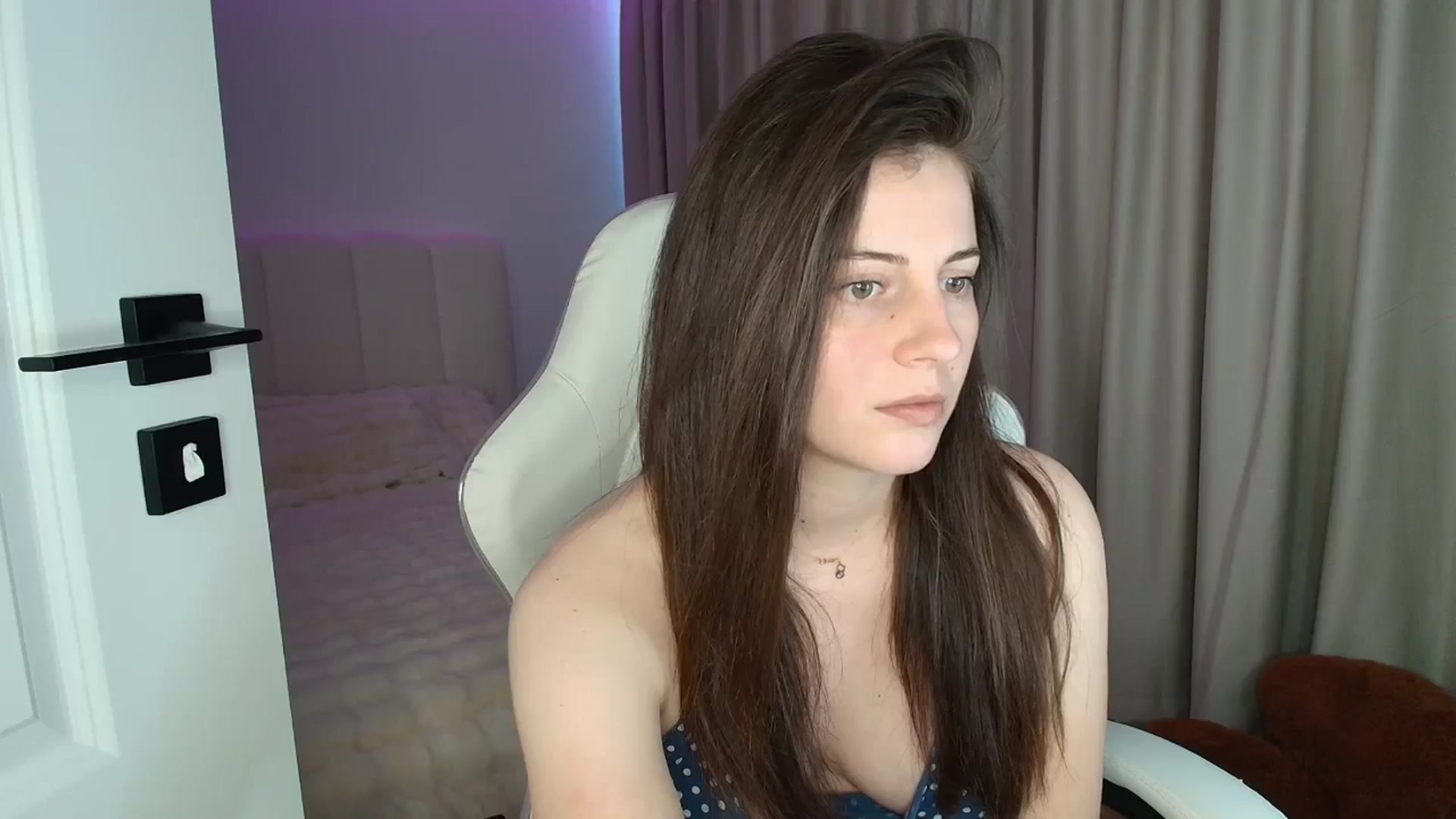 Gallery image thumbnail from AntoniaKitty's myfreecams stream on, 06/24/2025, 10:25 image 12 of 20