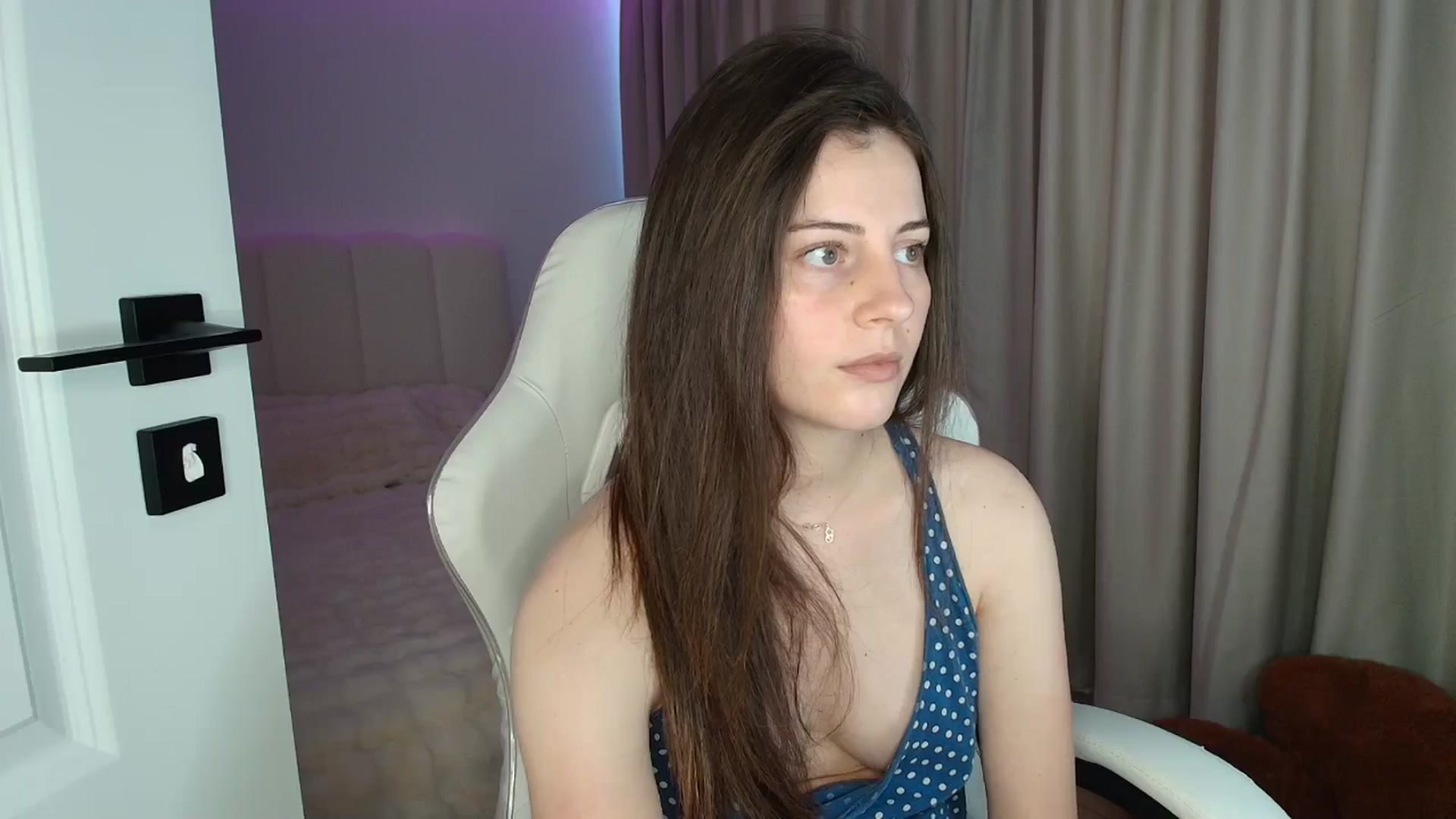 Gallery image thumbnail from AntoniaKitty's myfreecams stream on, 06/24/2025, 10:25 image 8 of 20