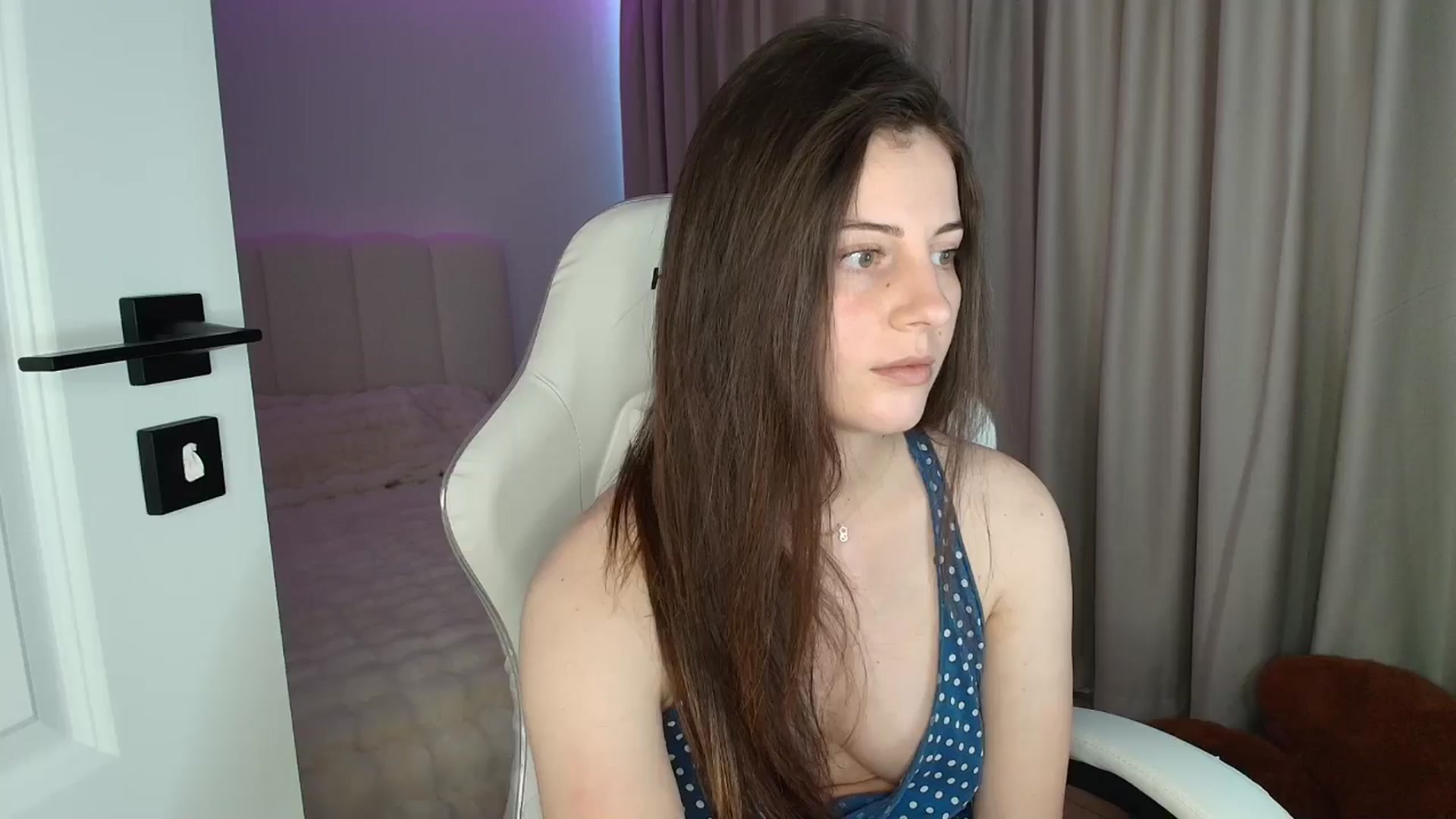 Gallery image thumbnail from AntoniaKitty's myfreecams stream on, 06/24/2025, 10:25 image 9 of 20