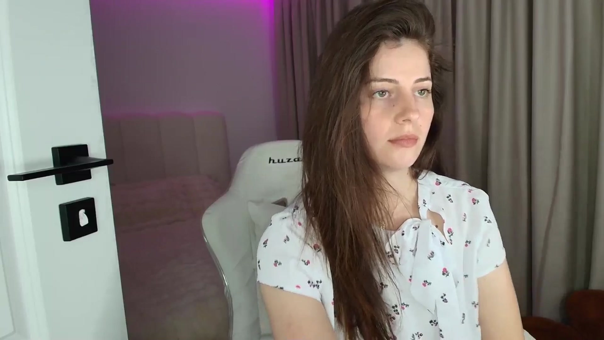 Gallery image thumbnail from AntoniaKitty's myfreecams stream on, 06/24/2025, 18:59 image 9 of 20