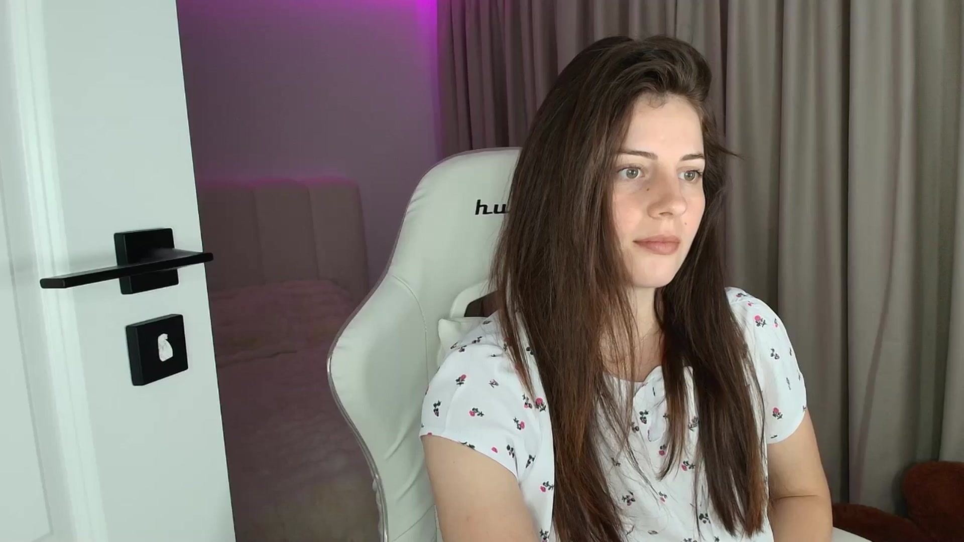 Gallery image thumbnail from AntoniaKitty's myfreecams stream on, 06/24/2025, 18:59 image 2 of 20