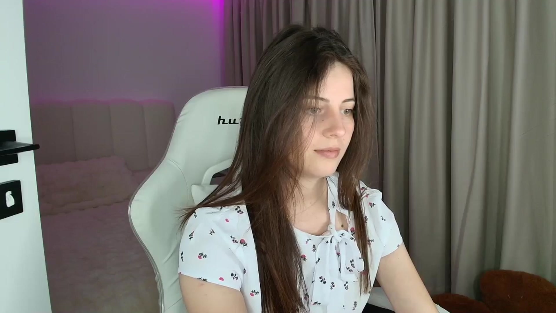 Gallery image thumbnail from AntoniaKitty's myfreecams stream on, 06/25/2025, 20:31 image 8 of 20