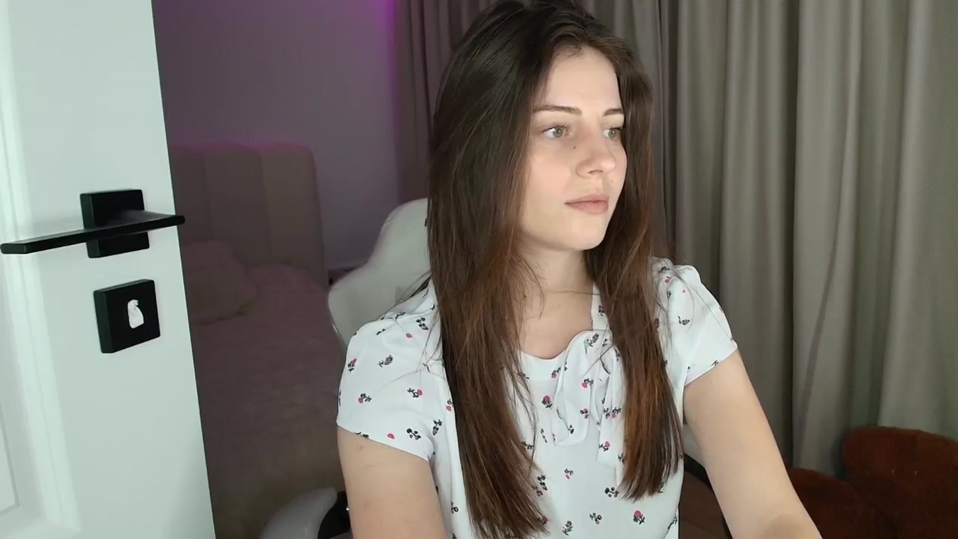 Gallery image thumbnail from AntoniaKitty's myfreecams stream on, 06/25/2025, 20:31 image 14 of 20