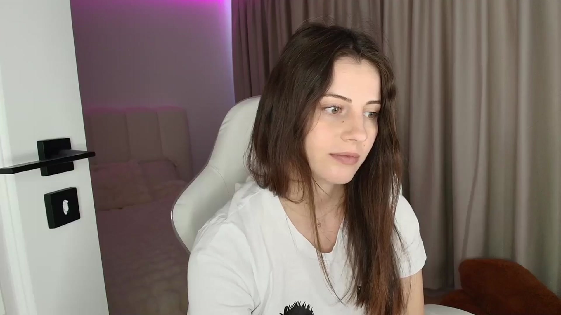 Gallery image thumbnail from AntoniaKitty's myfreecams stream on, 07/02/2025, 11:36 image 19 of 20