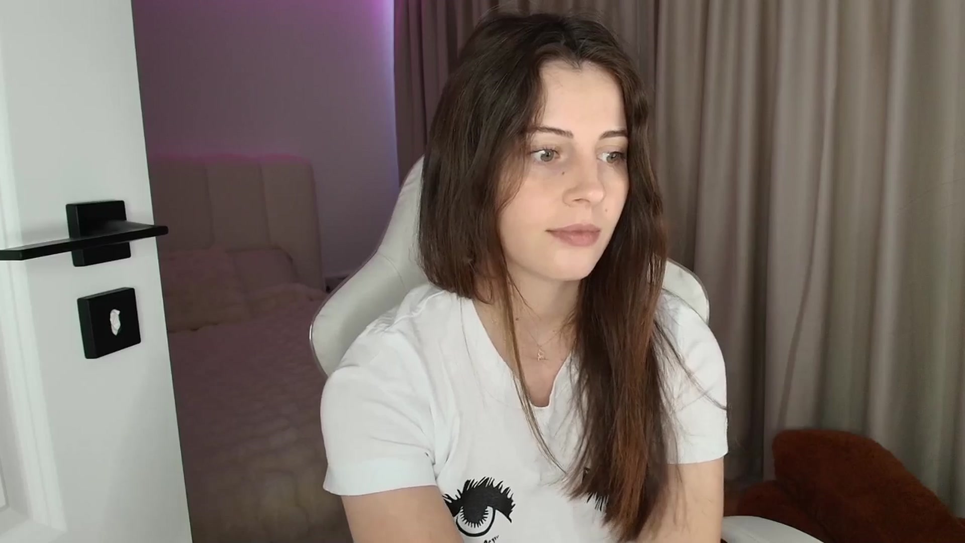 Gallery image thumbnail from AntoniaKitty's myfreecams stream on, 07/02/2025, 11:36 image 18 of 20
