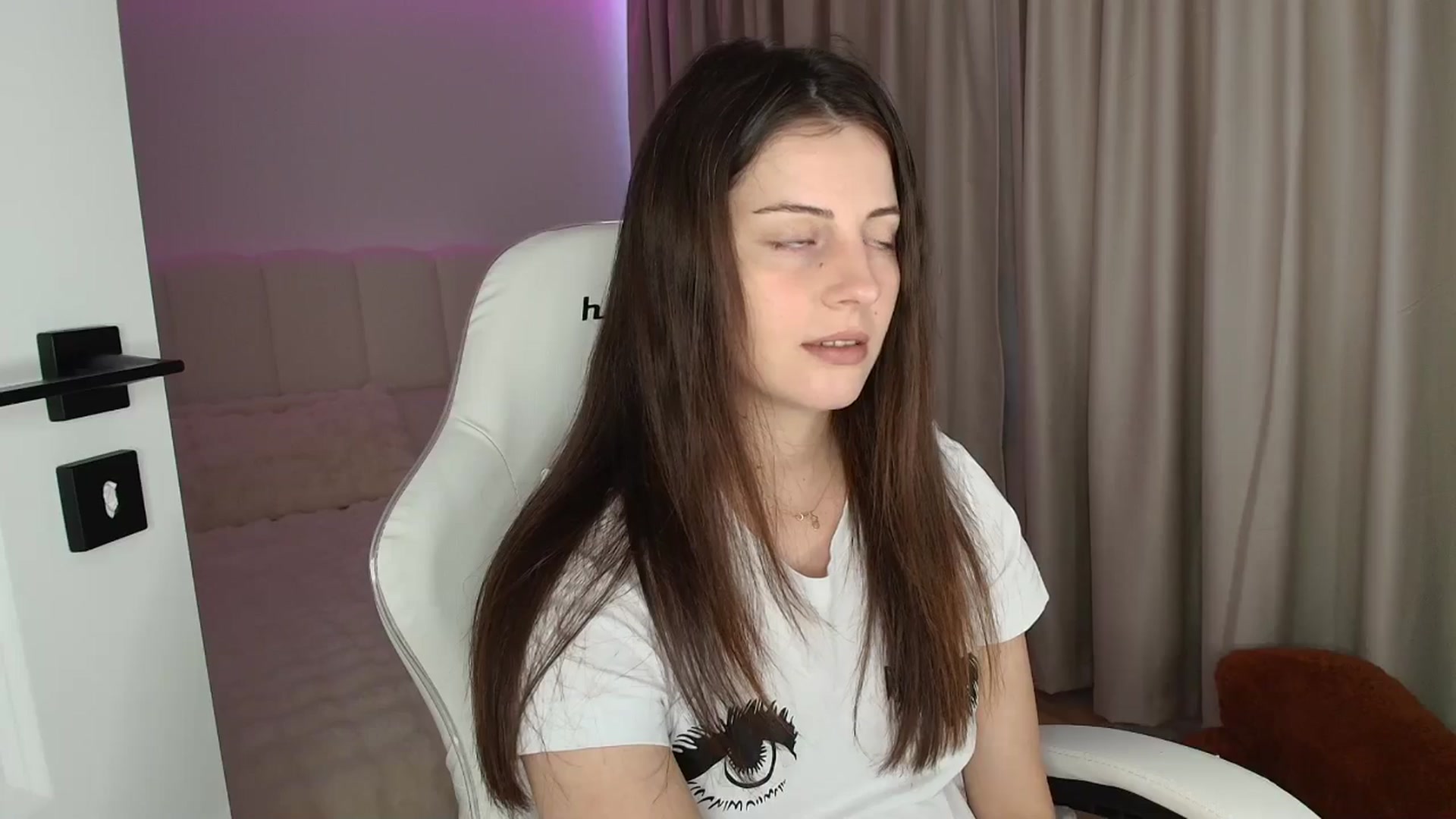 Gallery image thumbnail from AntoniaKitty's myfreecams stream on, 07/02/2025, 11:36 image 7 of 20