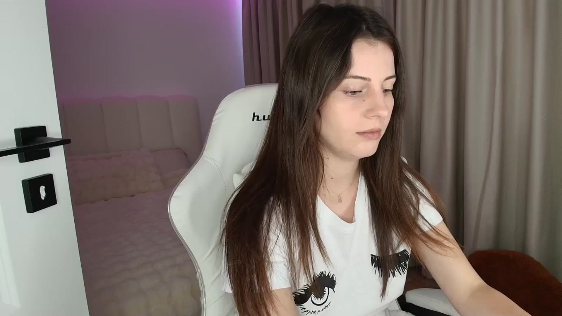 Gallery image thumbnail from AntoniaKitty's myfreecams stream on, 07/02/2025, 11:36 image 13 of 20