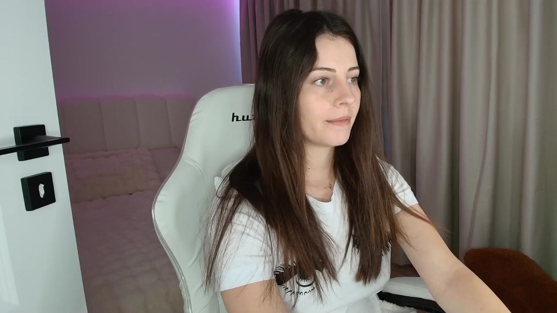 Gallery image thumbnail from AntoniaKitty's myfreecams stream on, 07/02/2025, 11:36 image 4 of 20