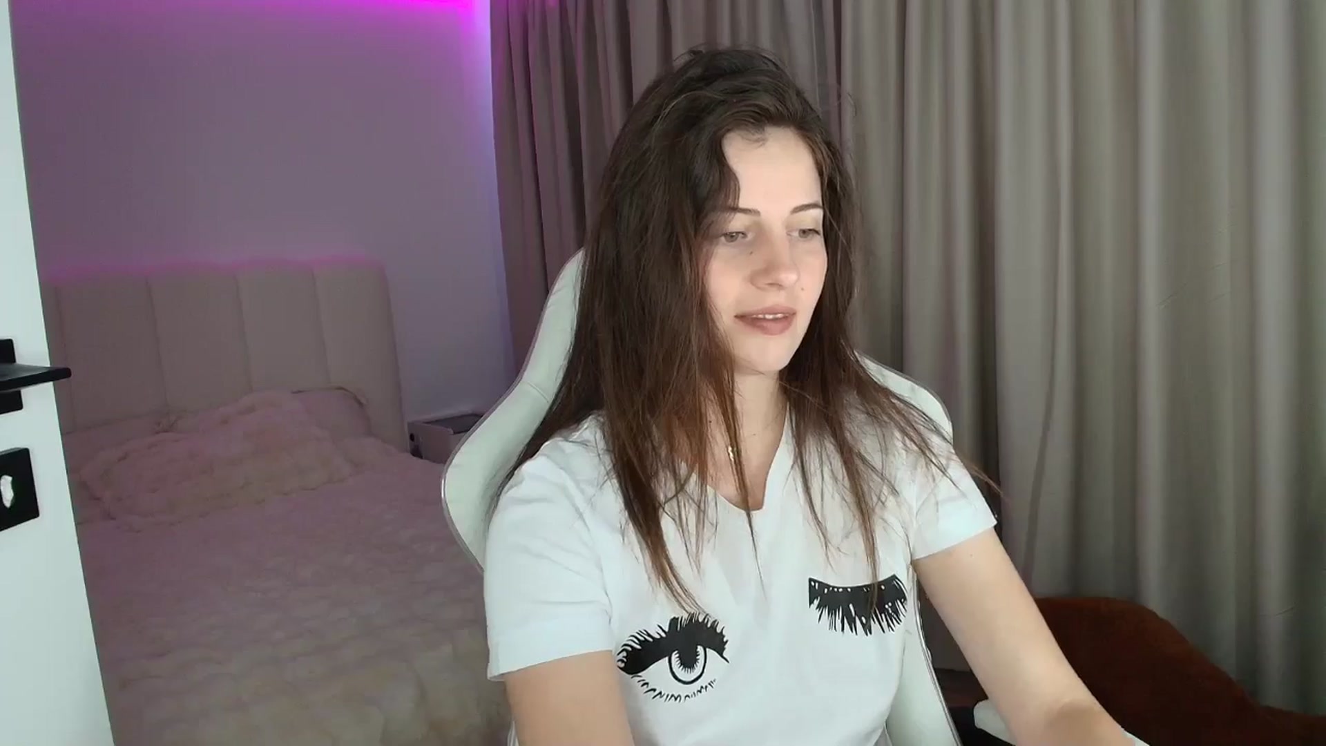 Gallery image thumbnail from AntoniaKitty's myfreecams stream on, 07/02/2025, 17:15 image 9 of 20