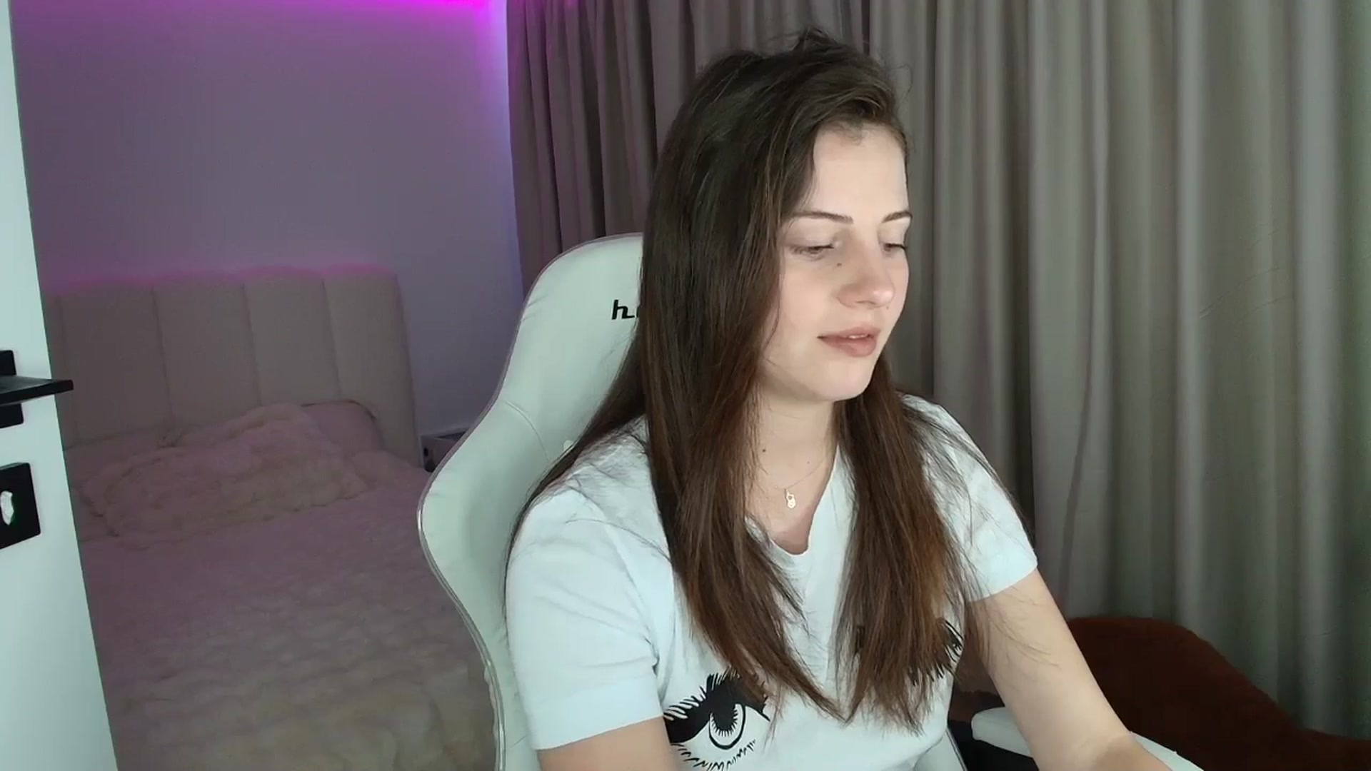 Gallery image thumbnail from AntoniaKitty's myfreecams stream on, 07/02/2025, 17:15 image 15 of 20